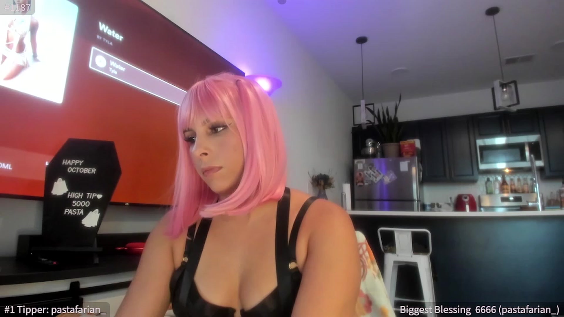 Gallery image thumbnail from SPARKLY's myfreecams stream on, 10/30/2023, 19:13 image 18 of 20