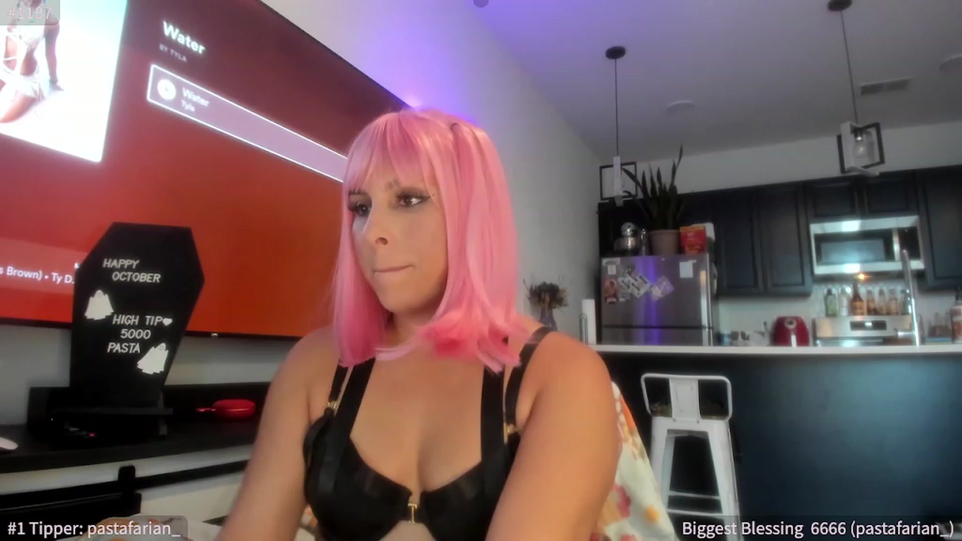 Gallery image thumbnail from SPARKLY's myfreecams stream on, 10/30/2023, 19:13 image 7 of 20