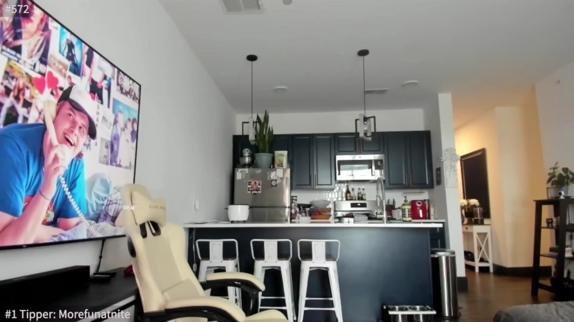 Gallery image thumbnail from SPARKLY's myfreecams stream on, 08/05/2024, 18:17 image 3 of 20