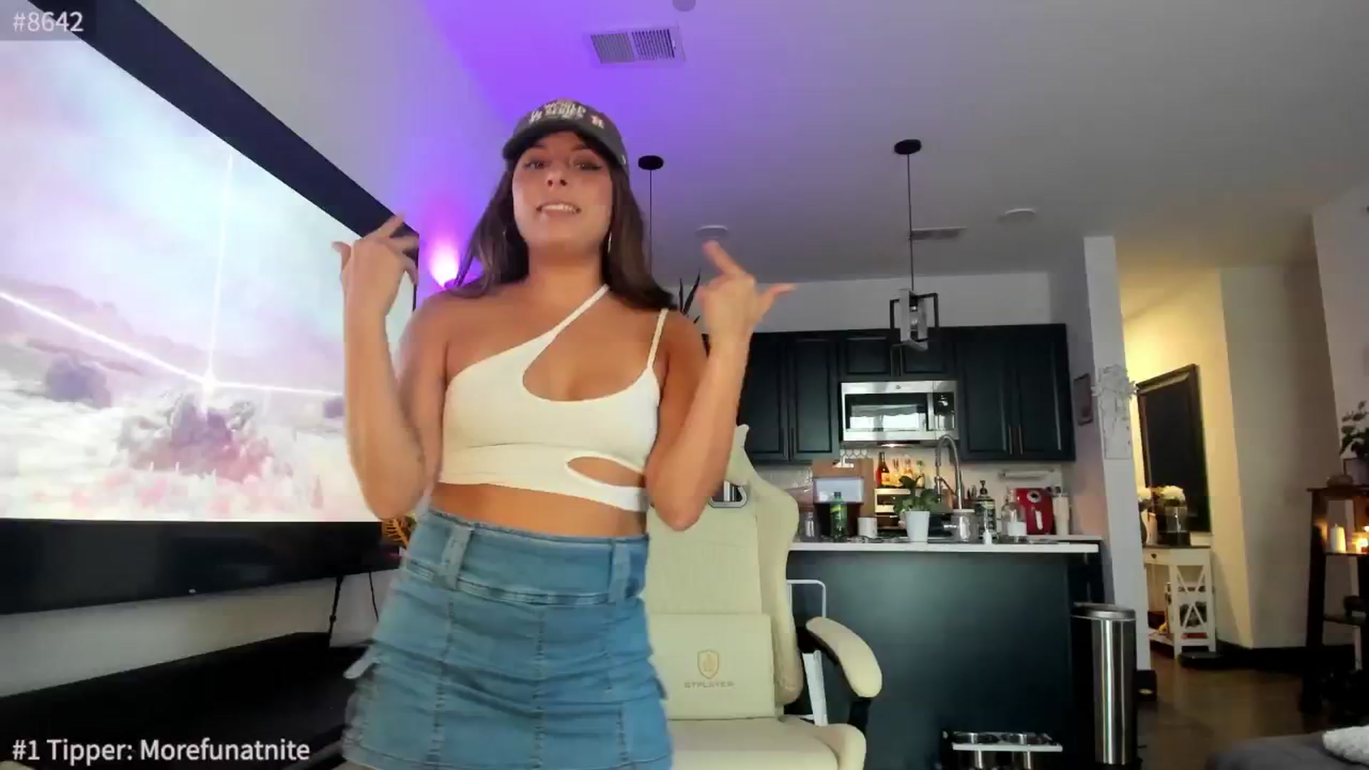 Gallery image thumbnail from SPARKLY's myfreecams stream on, 09/26/2024, 19:38 image 5 of 20