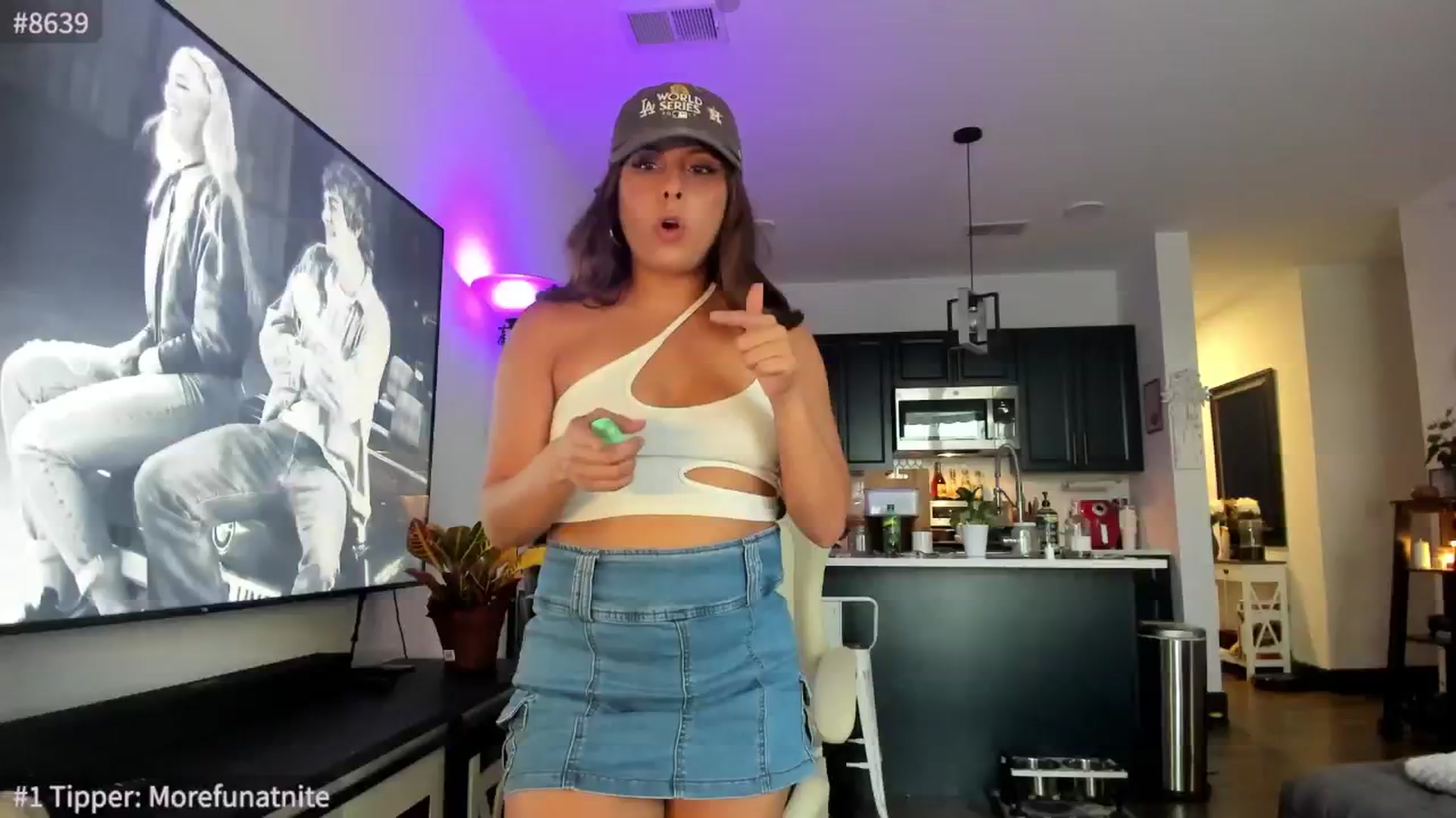 Gallery image thumbnail from SPARKLY's myfreecams stream on, 09/26/2024, 19:38 image 7 of 20