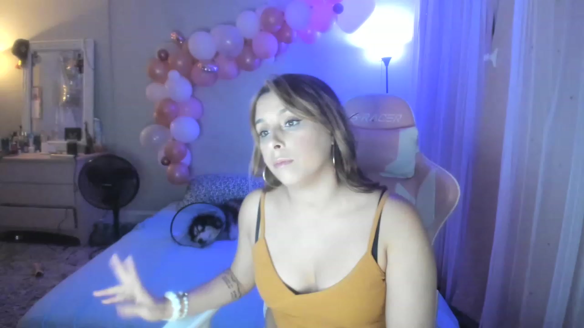 Gallery image thumbnail from SPARKLY8YEARS's myfreecams stream on, 12/16/2022, 09:15 image 4 of 20
