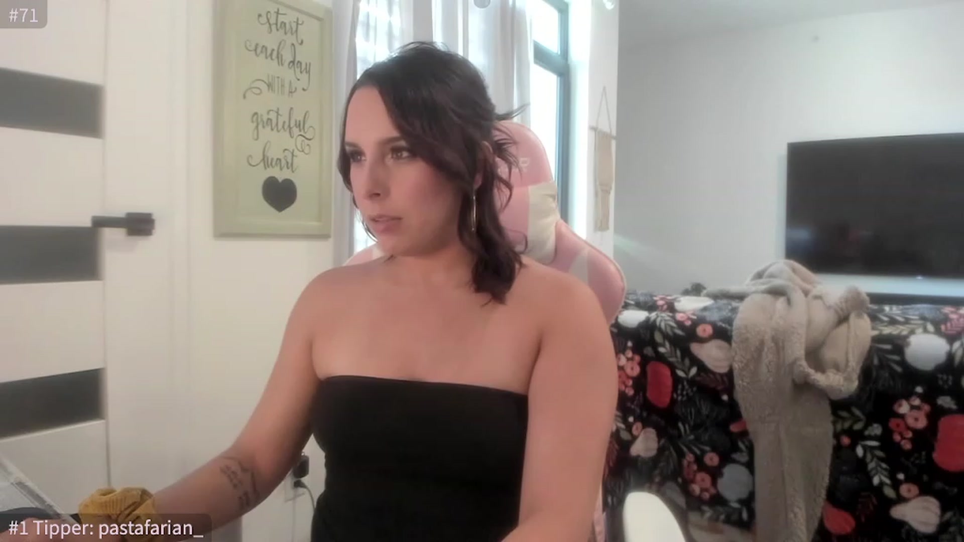 Gallery image thumbnail from SPARKLY9YEARS's myfreecams stream on, 11/06/2023, 18:41 image 1 of 20
