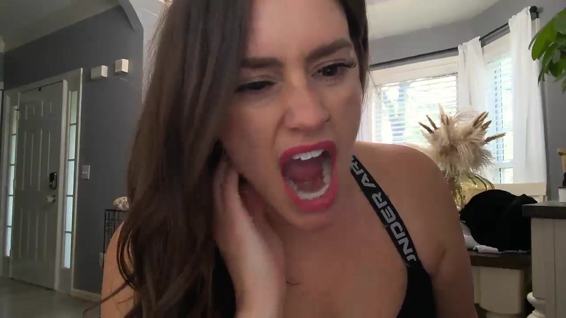 Gallery image thumbnail from SSHBBQ's myfreecams stream on, 04/10/2025, 19:11 image 16 of 20