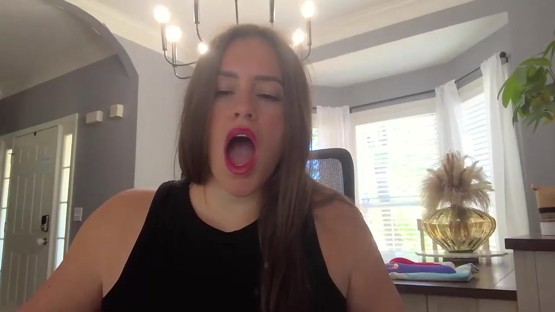 Gallery image thumbnail from SSHBBQ's myfreecams stream on, 04/16/2025, 18:07 image 1 of 20