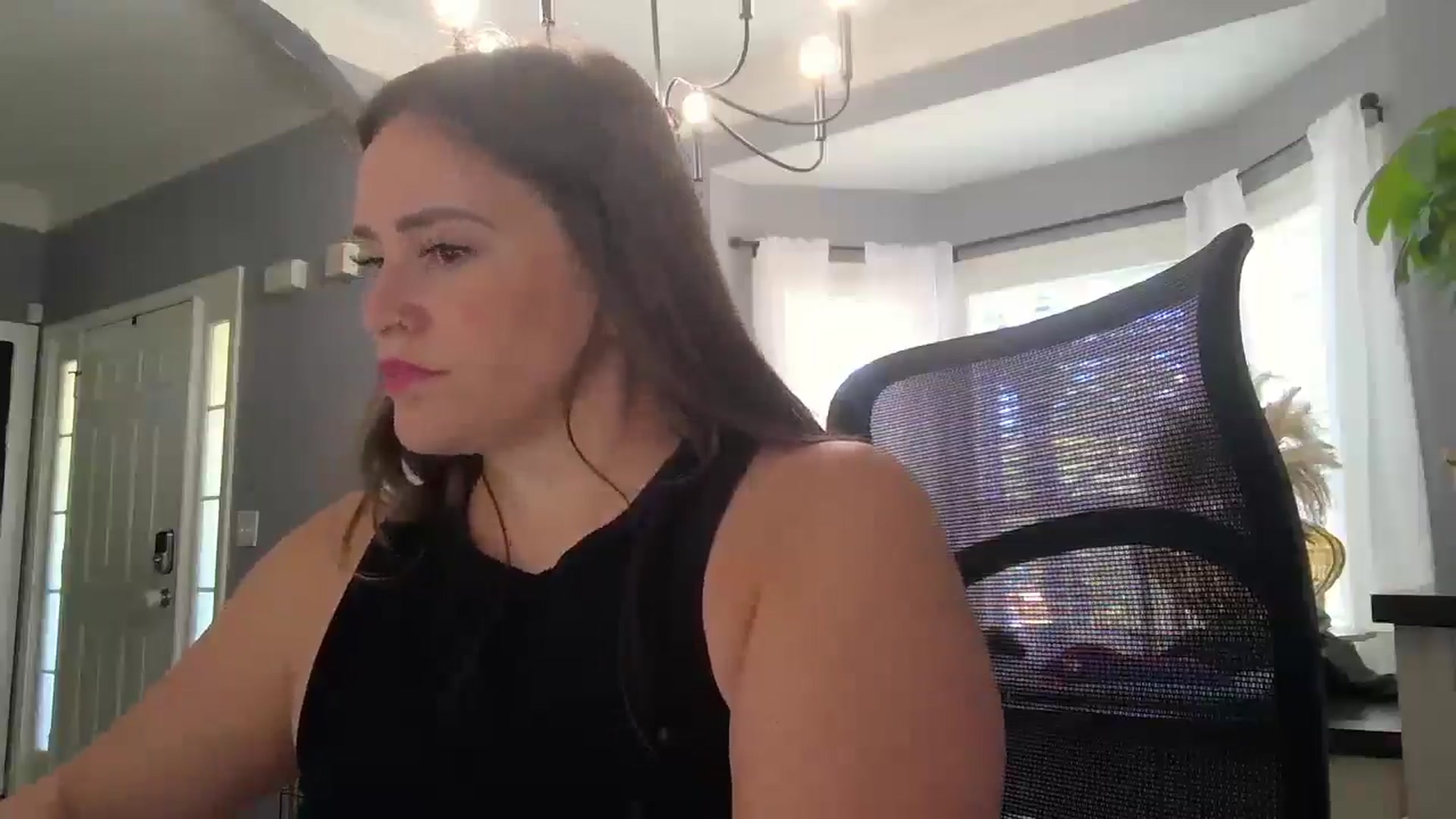 Gallery image thumbnail from SSHBBQ's myfreecams stream on, 04/16/2025, 20:36 image 6 of 20