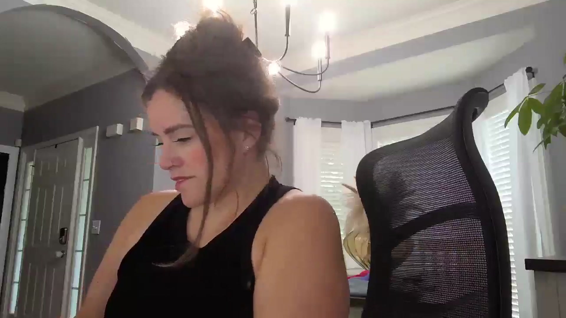 Gallery image thumbnail from SSHBBQ's myfreecams stream on, 04/29/2025, 15:59 image 6 of 20