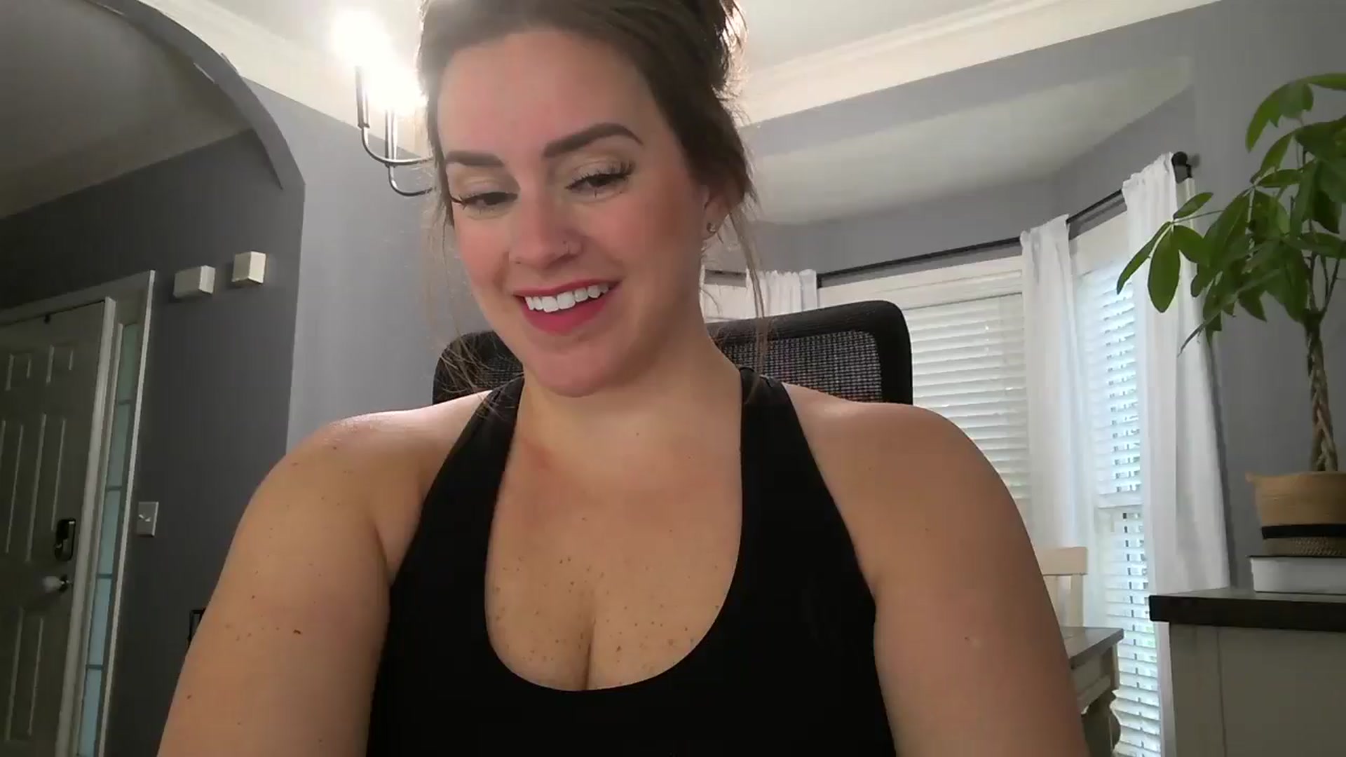Gallery image thumbnail from SSHBBQ's myfreecams stream on, 05/01/2025, 13:44 image 11 of 20