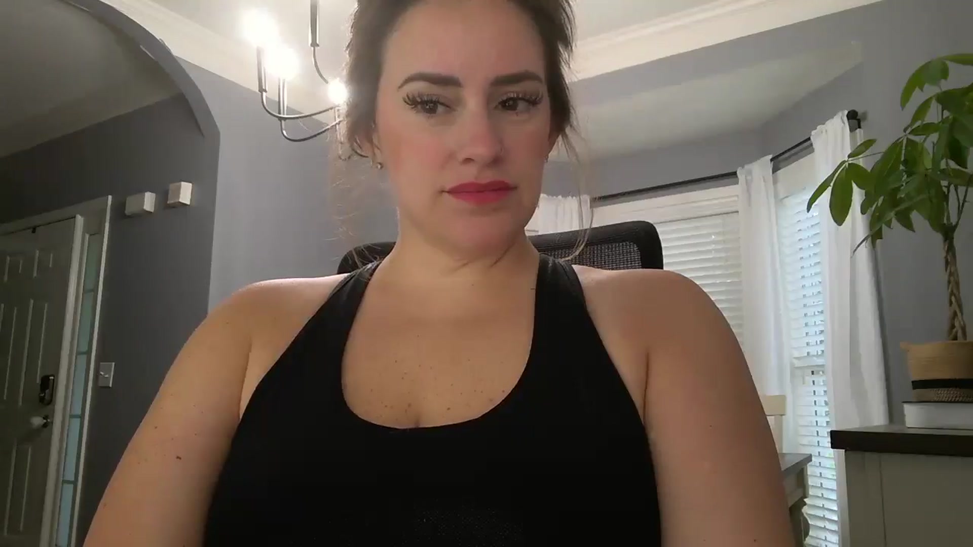 Gallery image thumbnail from SSHBBQ's myfreecams stream on, 05/01/2025, 13:44 image 4 of 20