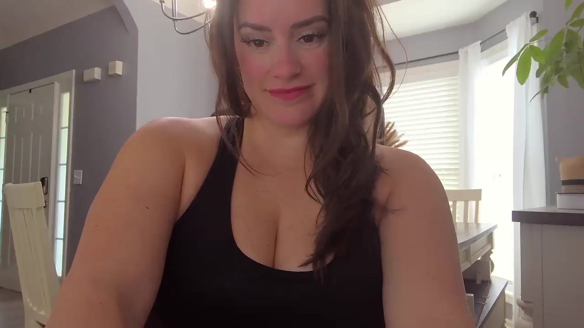 Gallery image thumbnail from SSHBBQ's myfreecams stream on, 05/01/2025, 15:23 image 15 of 20