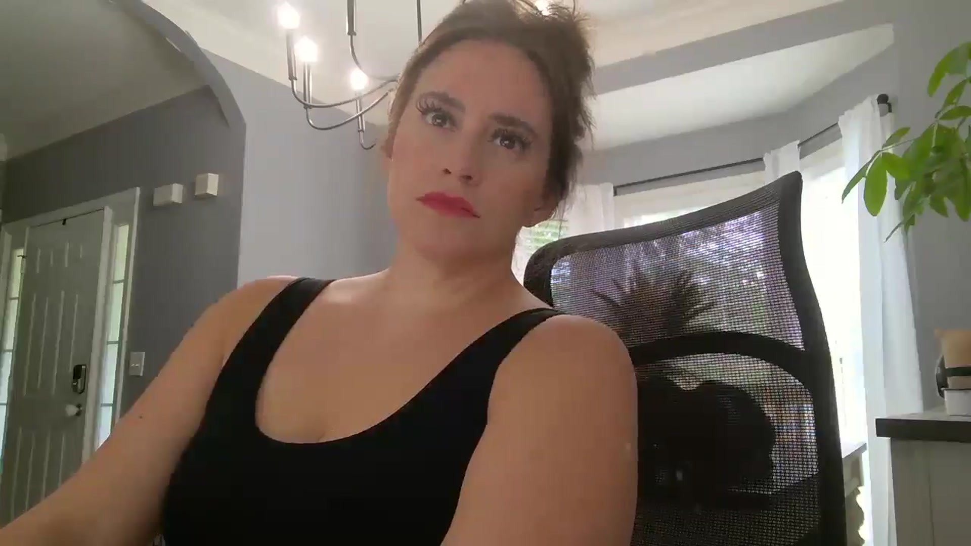 Gallery image thumbnail from SSHBBQ's myfreecams stream on, 05/07/2025, 15:47 image 4 of 20