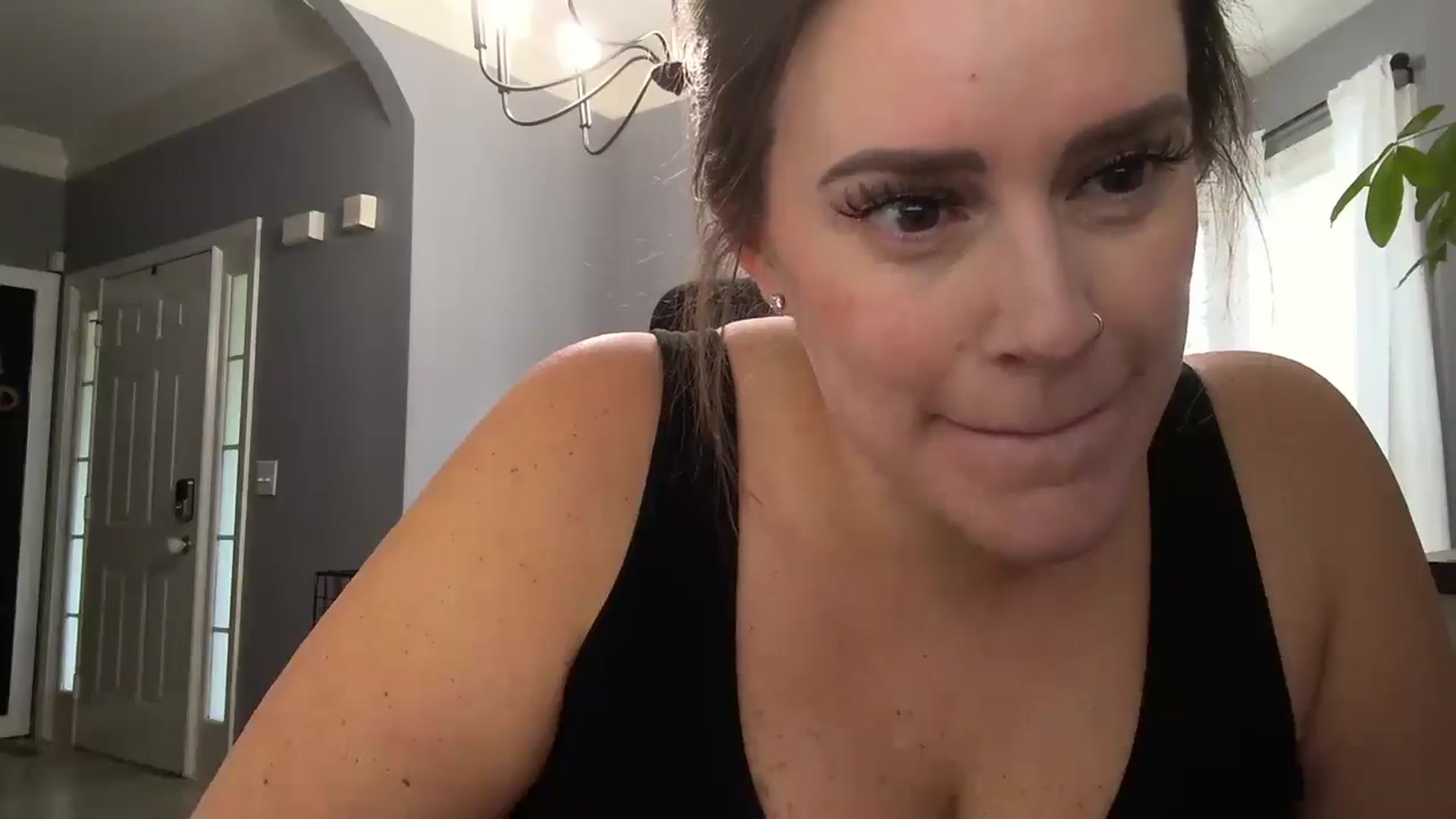 Gallery image thumbnail from SSHBBQ's myfreecams stream on, 05/07/2025, 16:07 image 3 of 20