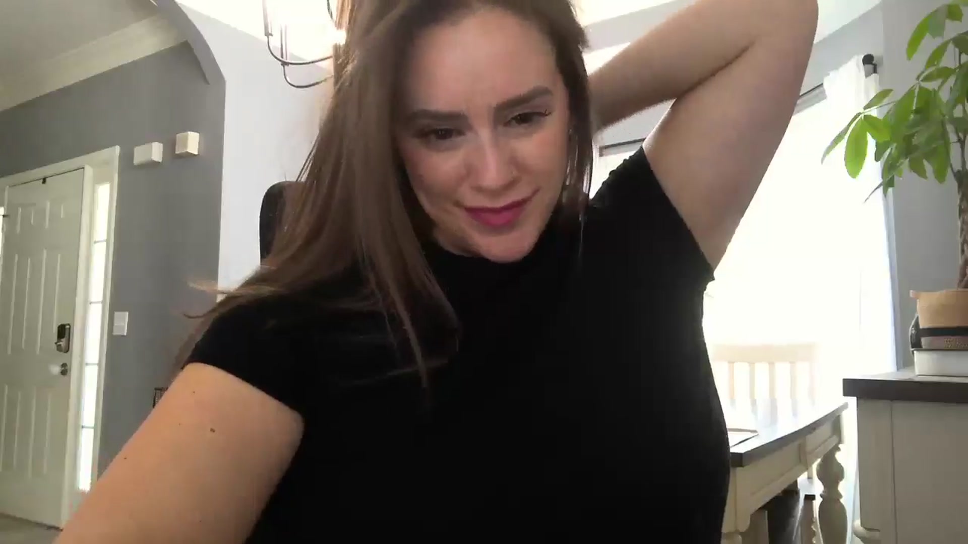 Gallery image thumbnail from SSHBBQ's myfreecams stream on, 05/09/2025, 14:41 image 14 of 20