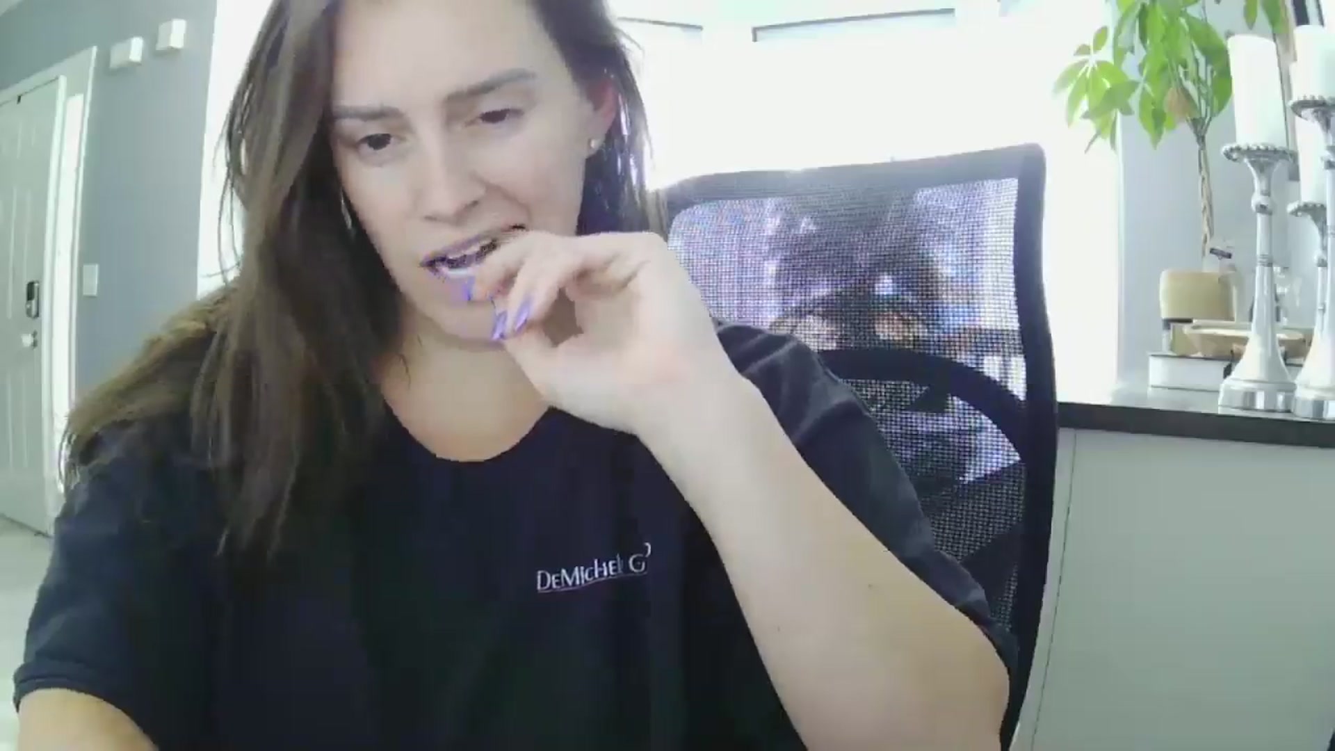 Gallery image thumbnail from SSHBBQ's myfreecams stream on, 06/04/2025, 18:01 image 3 of 20