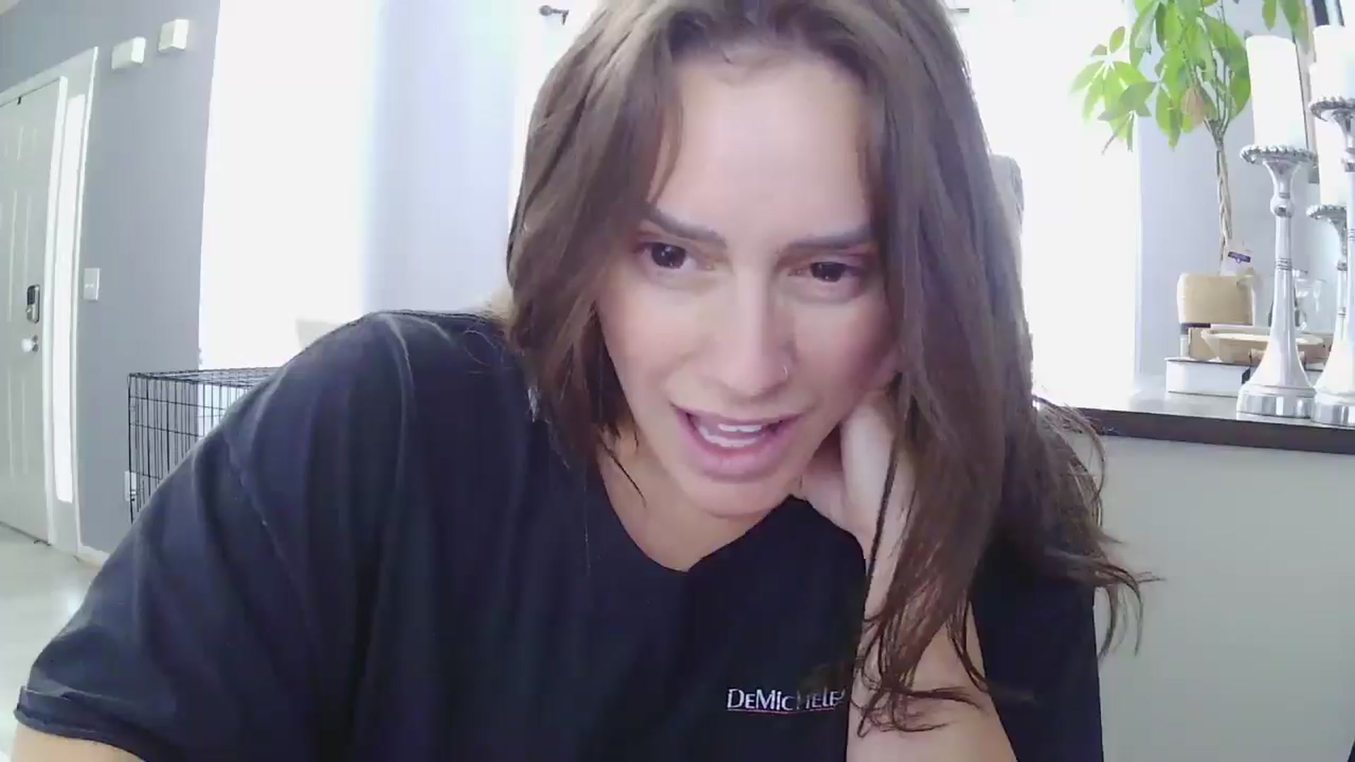 Gallery image thumbnail from SSHBBQ's myfreecams stream on, 06/04/2025, 18:01 image 16 of 20