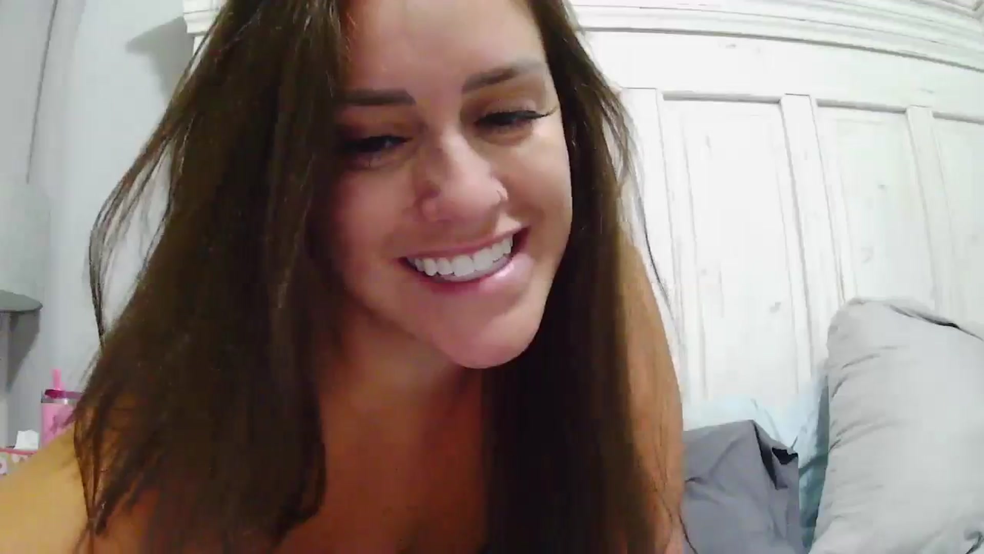Gallery image thumbnail from SSHBBQ's myfreecams stream on, 06/17/2025, 16:32 image 4 of 20