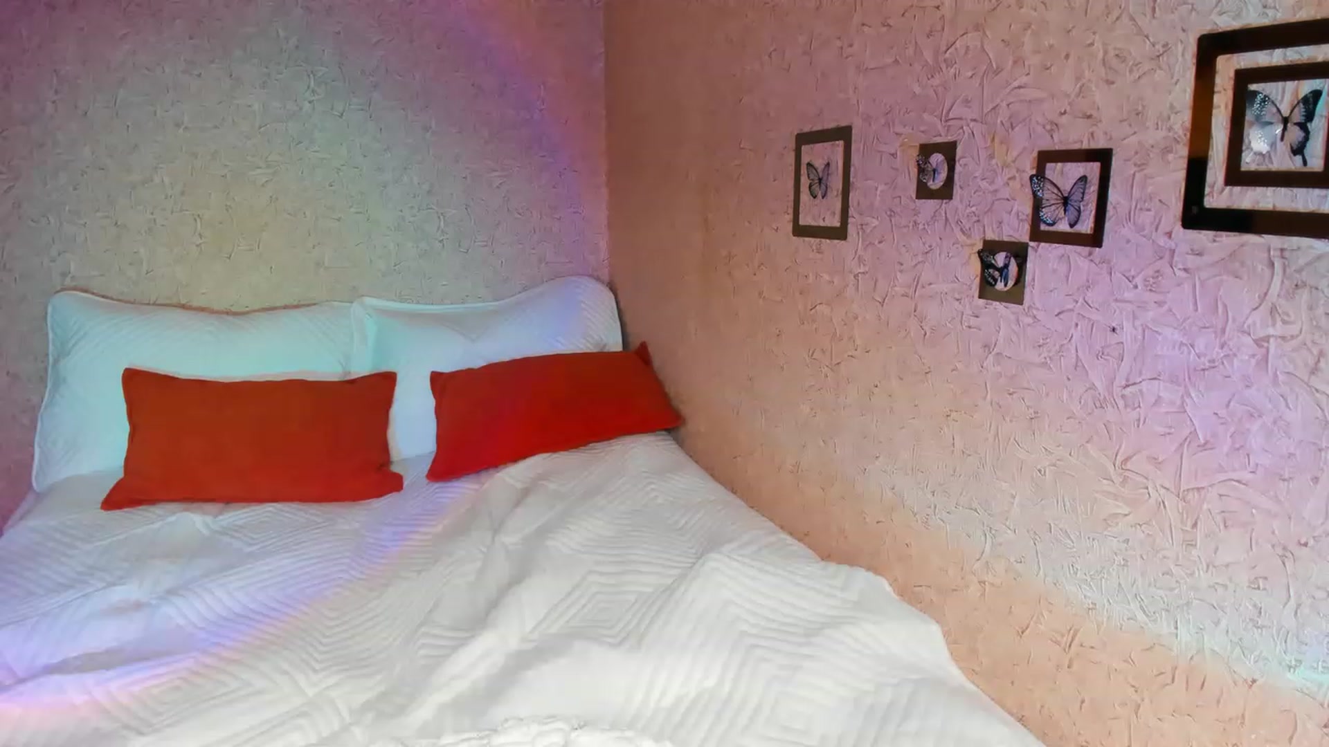 Gallery image thumbnail from SSunSShine's myfreecams stream on, 12/06/2022, 13:40 image 8 of 20
