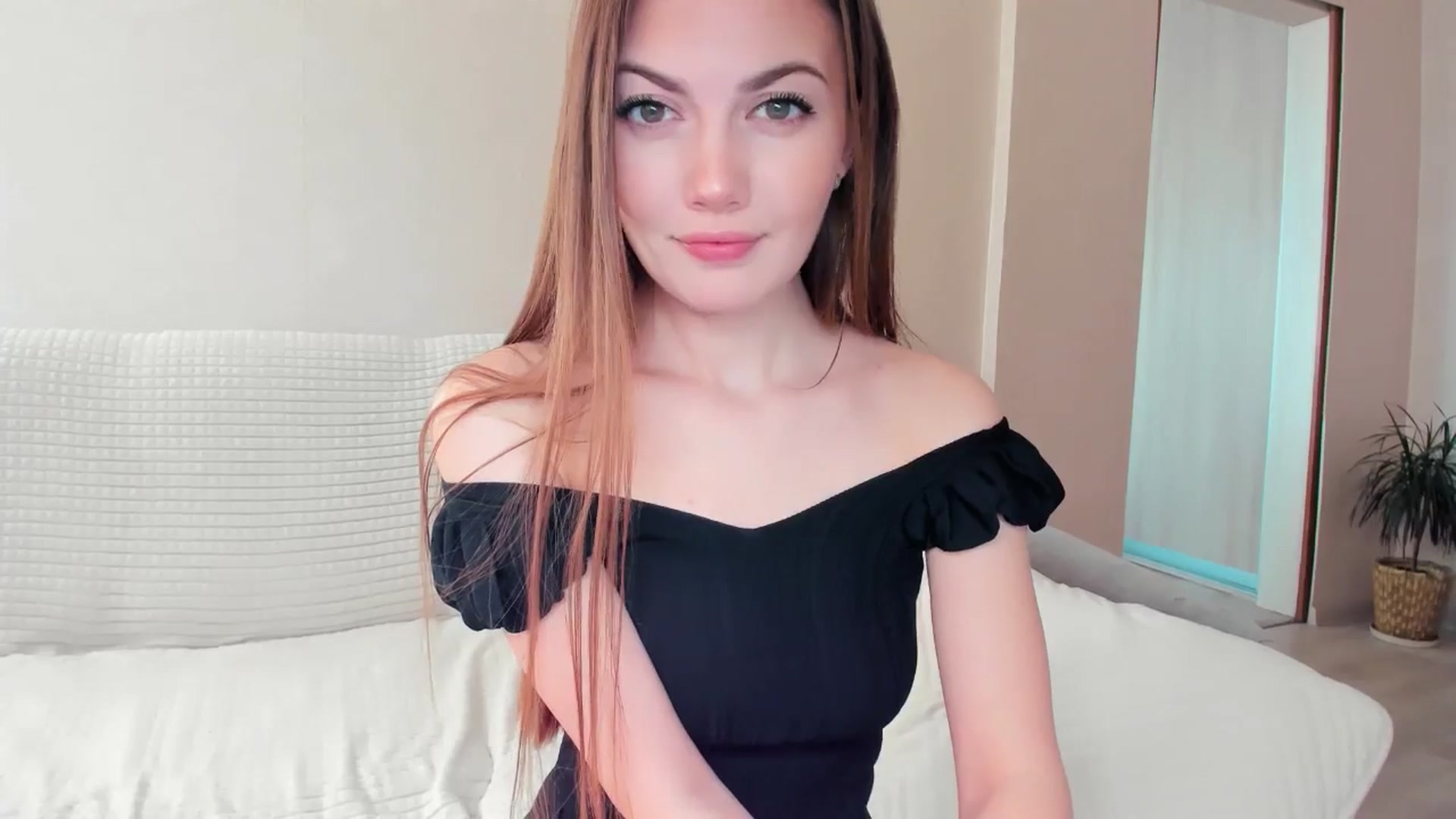 Gallery image thumbnail from SSunSShine's myfreecams stream on, 05/07/2024, 12:48 image 12 of 20