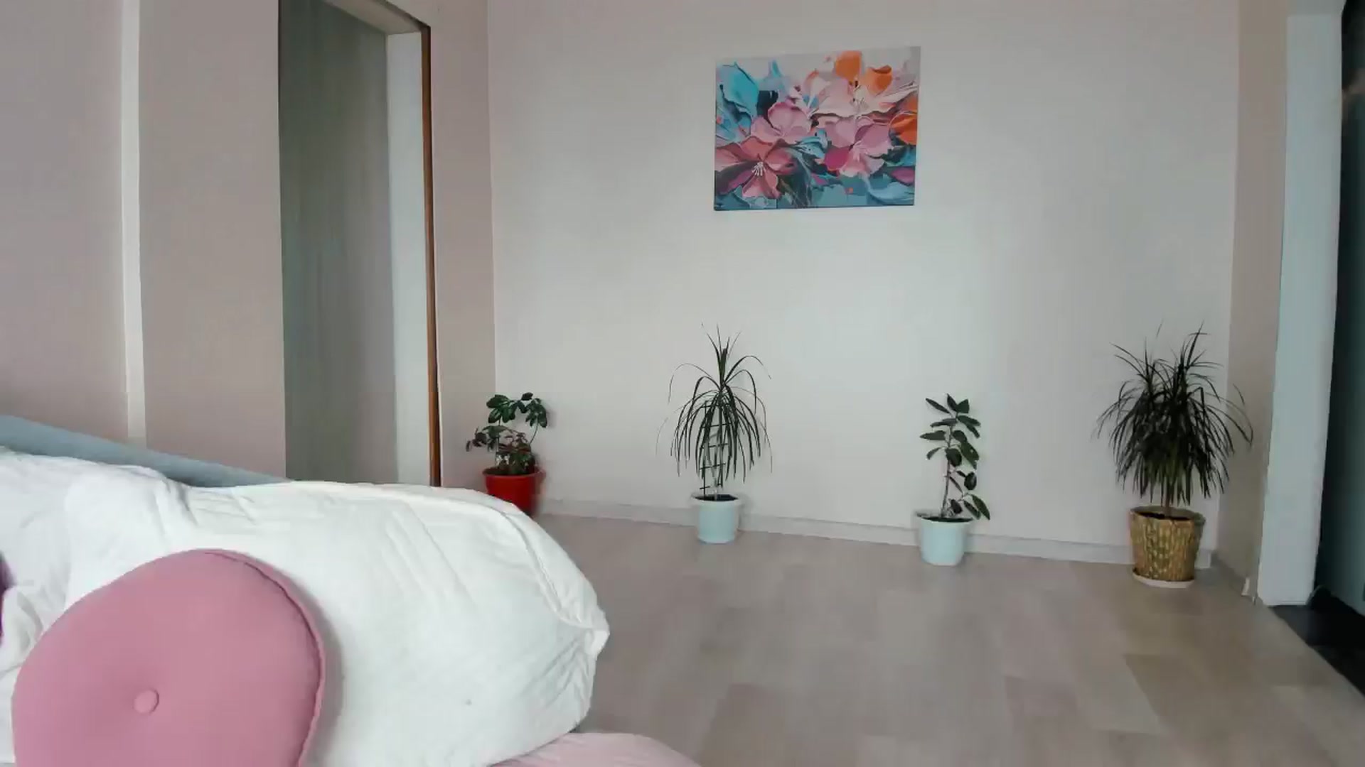 Gallery image thumbnail from SSunSShine's myfreecams stream on, 04/09/2026, 13:13 image 13 of 20
