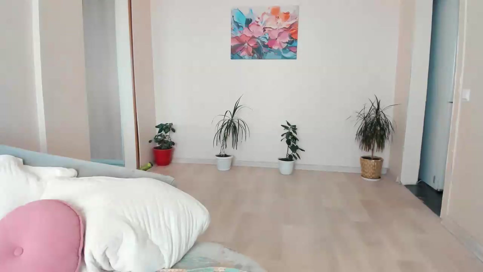 Gallery image thumbnail from SSunSShine's myfreecams stream on, 08/21/2026, 13:56 image 7 of 20