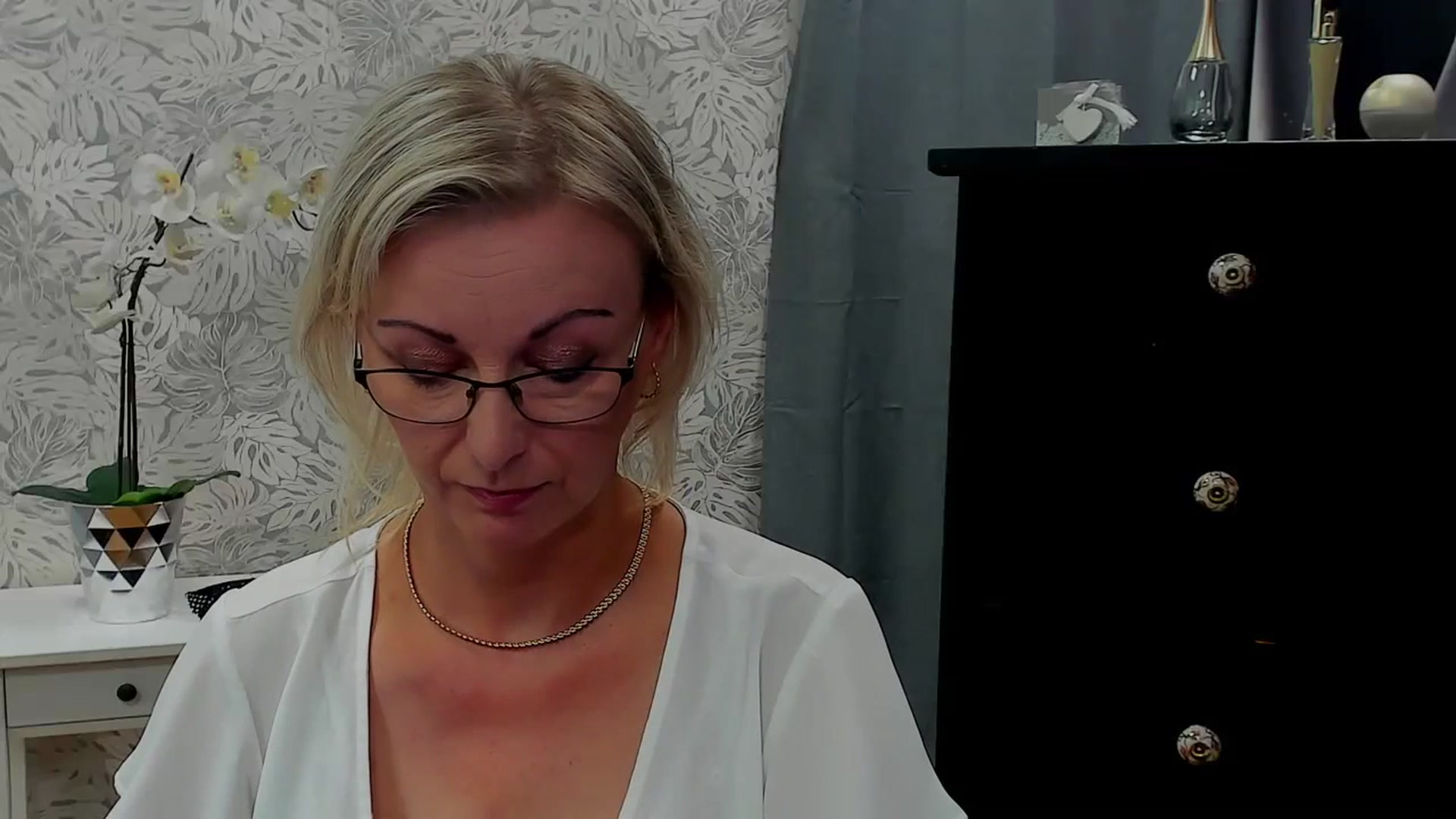 Gallery image thumbnail from STARvanessa1's myfreecams stream on, 07/09/2023, 09:28 image 8 of 20