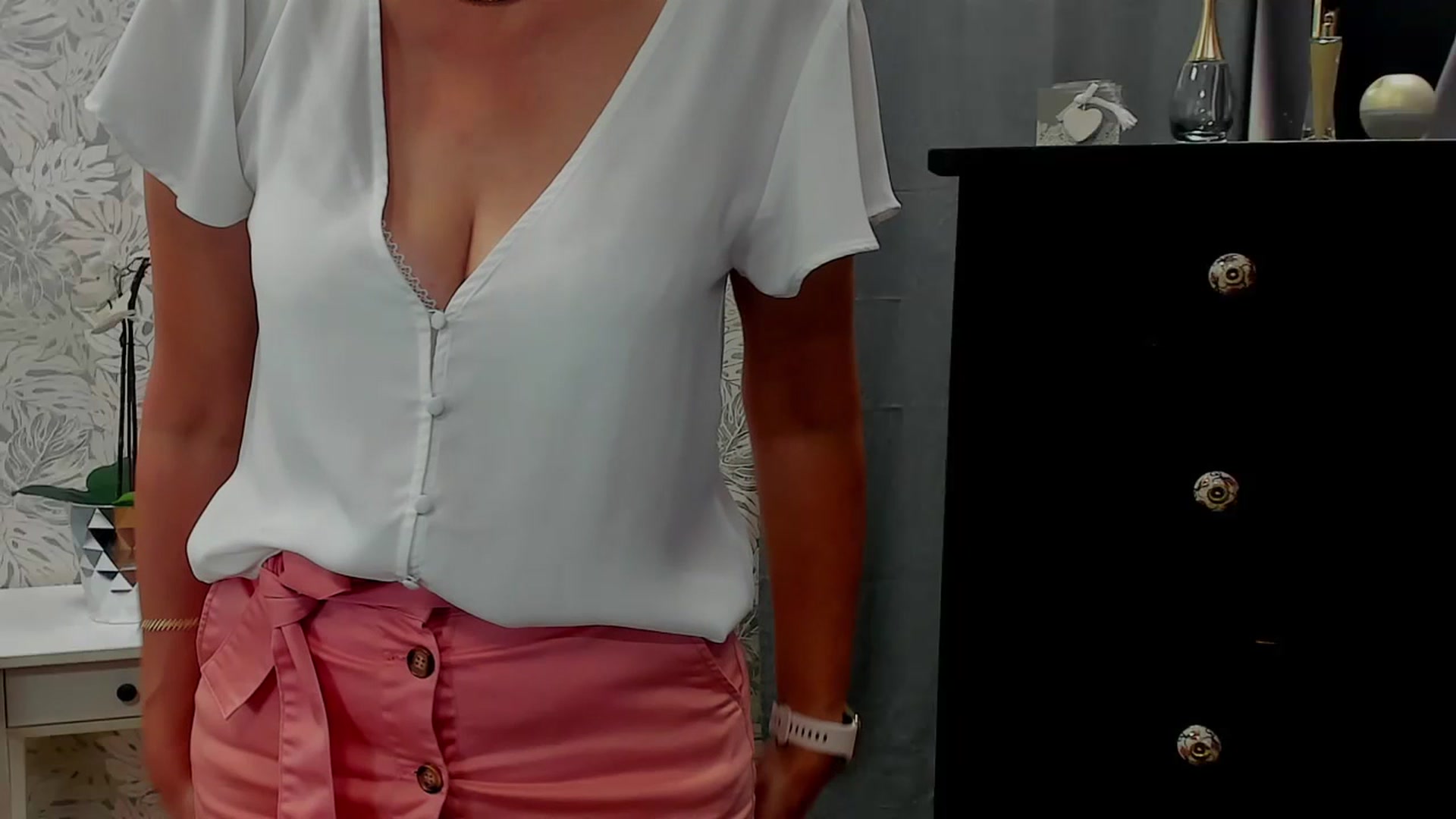 Gallery image thumbnail from STARvanessa1's myfreecams stream on, 07/09/2023, 09:28 image 10 of 20