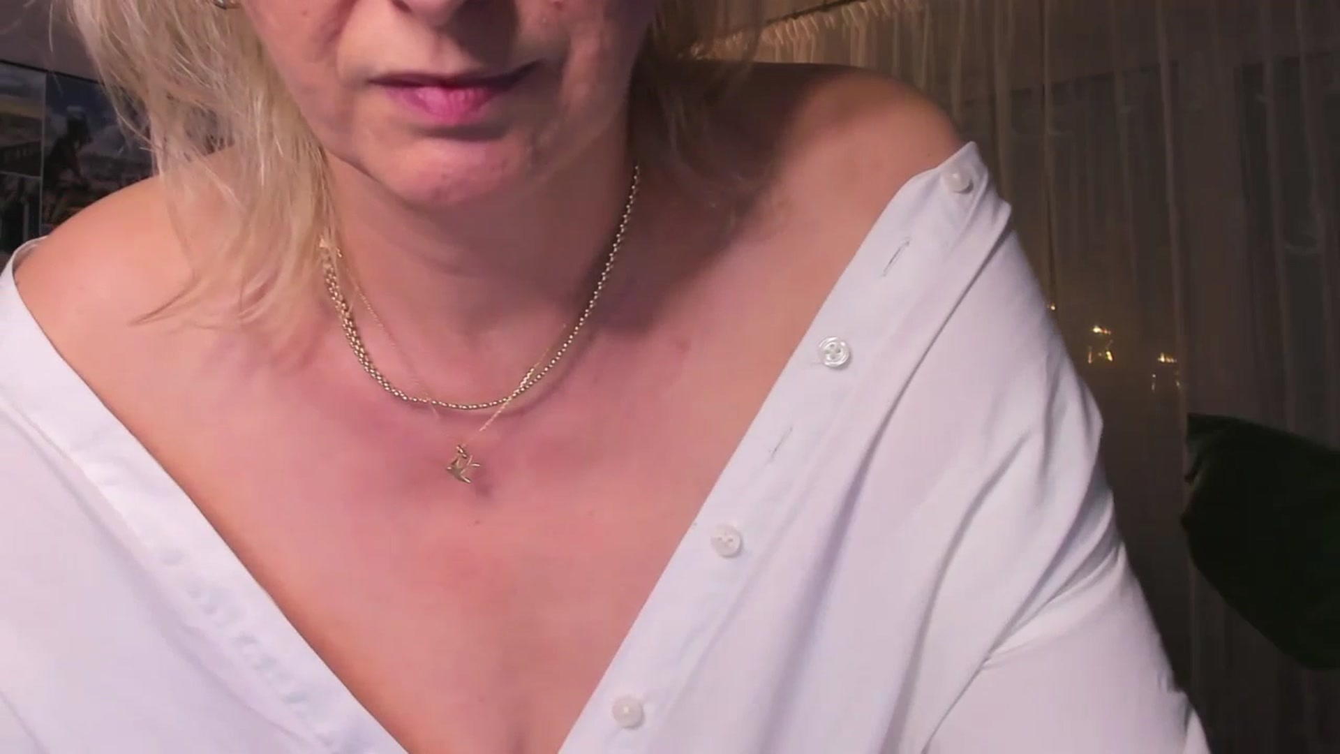Gallery image thumbnail from STARvanessa1's myfreecams stream on, 12/05/2024, 20:45 image 18 of 20