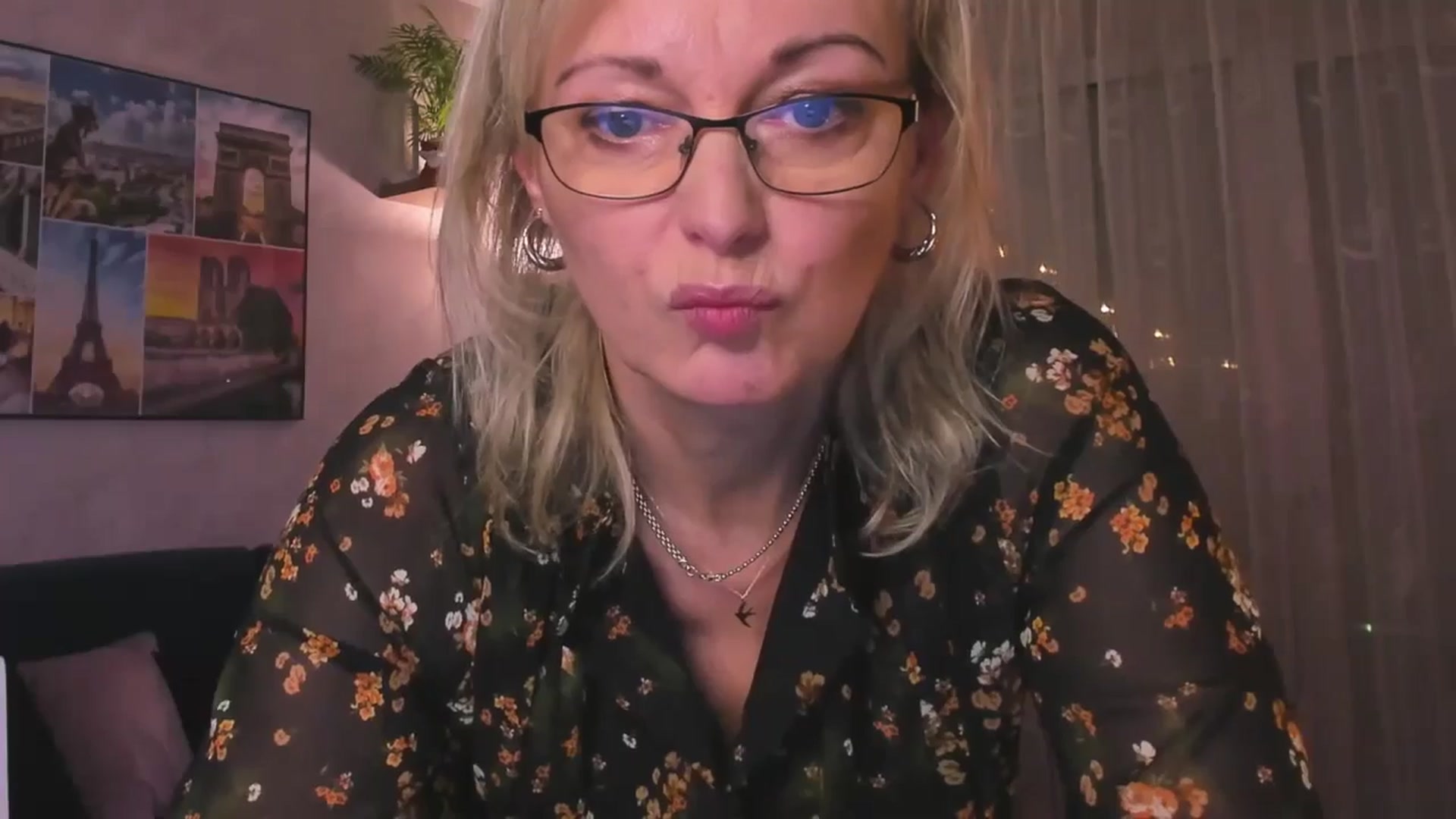 Gallery image thumbnail from STARvanessa1's myfreecams stream on, 12/23/2024, 15:51 image 13 of 20
