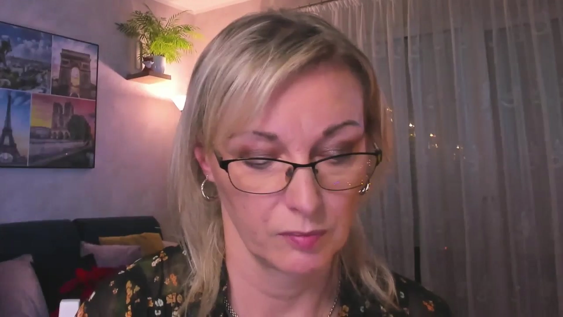 Gallery image thumbnail from STARvanessa1's myfreecams stream on, 12/23/2024, 20:52 image 13 of 20