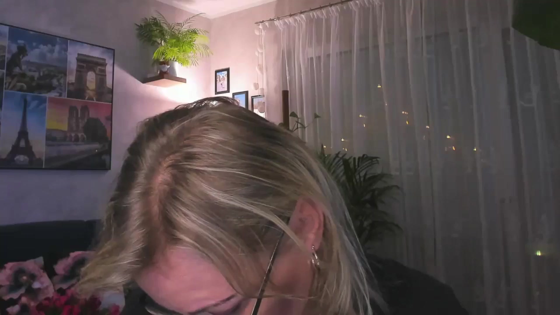 Gallery image thumbnail from STARvanessa1's myfreecams stream on, 01/14/2025, 19:17 image 15 of 20