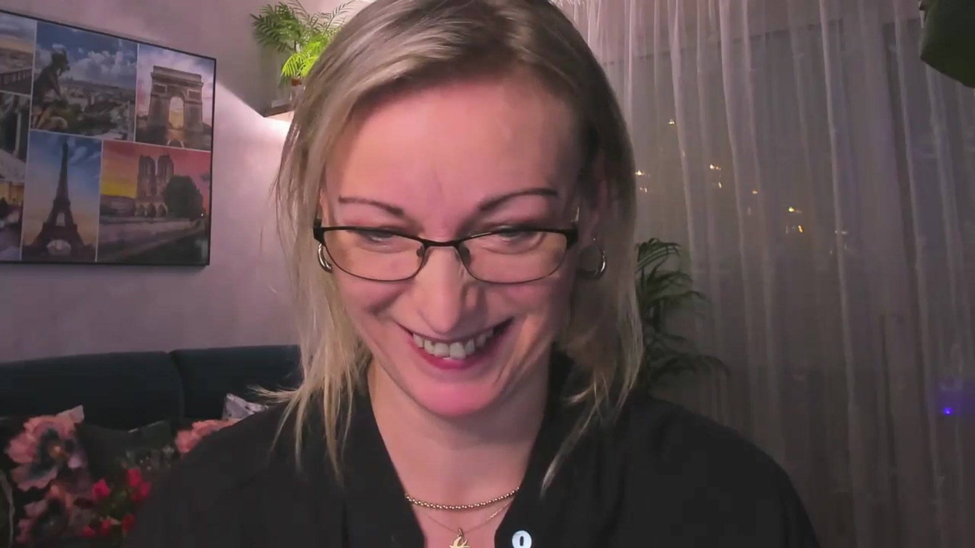 Gallery image thumbnail from STARvanessa1's myfreecams stream on, 01/16/2025, 17:19 image 5 of 20