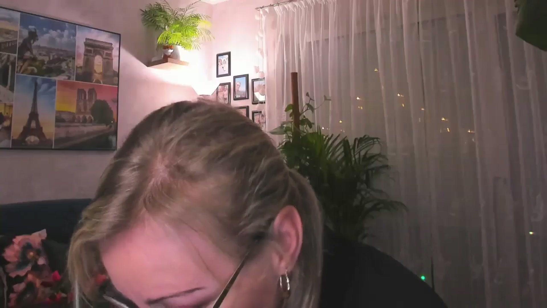 Gallery image thumbnail from STARvanessa1's myfreecams stream on, 01/16/2025, 19:42 image 18 of 20