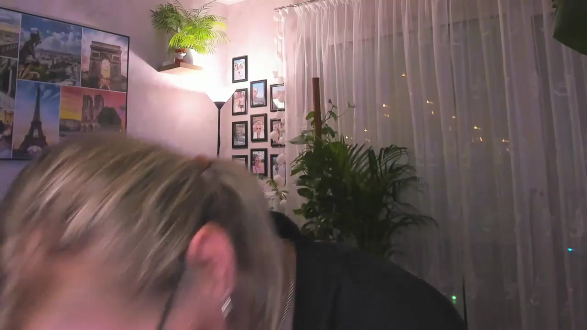 Gallery image thumbnail from STARvanessa1's myfreecams stream on, 01/16/2025, 19:42 image 13 of 20