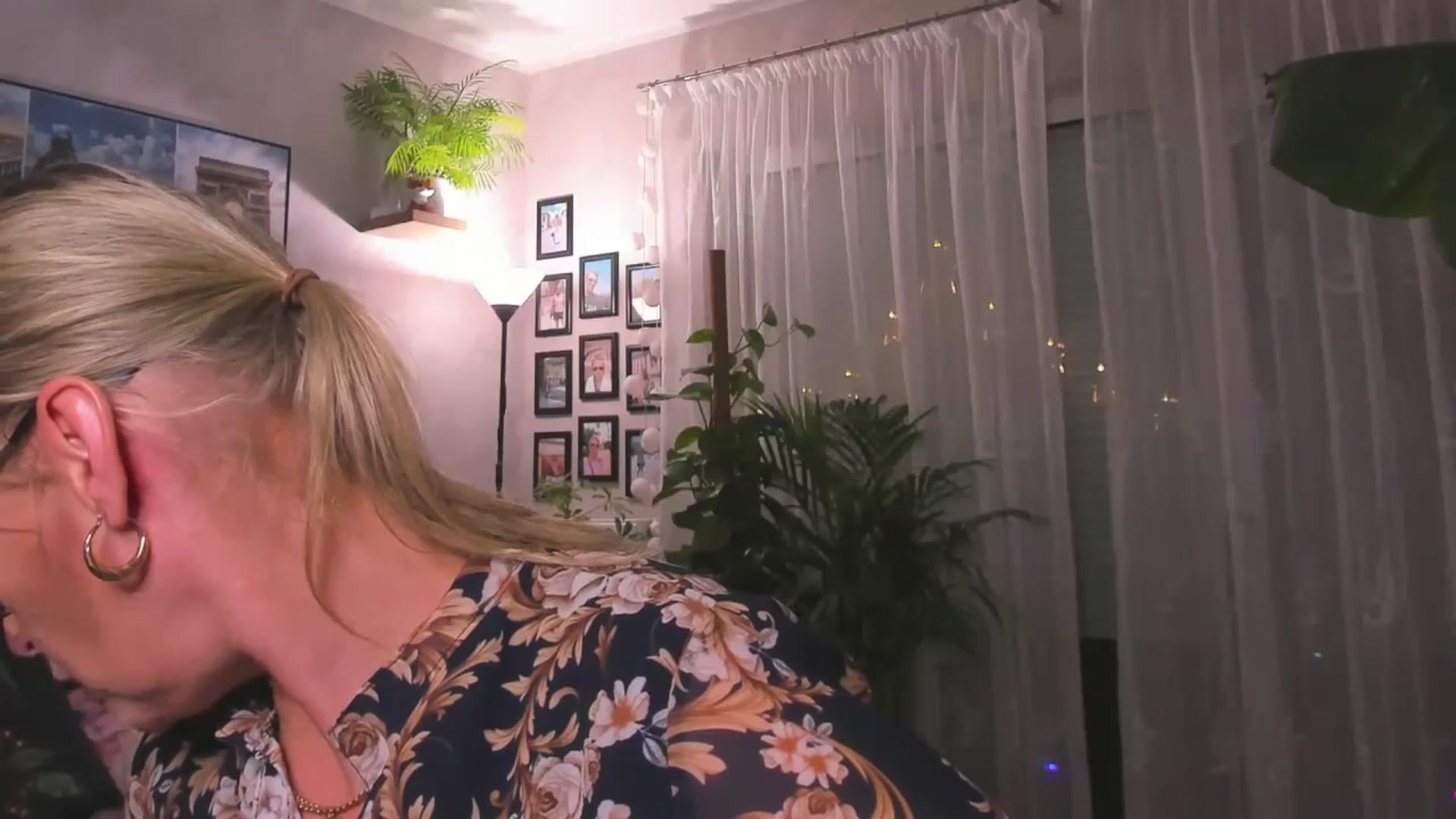 Gallery image thumbnail from STARvanessa1's myfreecams stream on, 01/20/2025, 21:03 image 10 of 20
