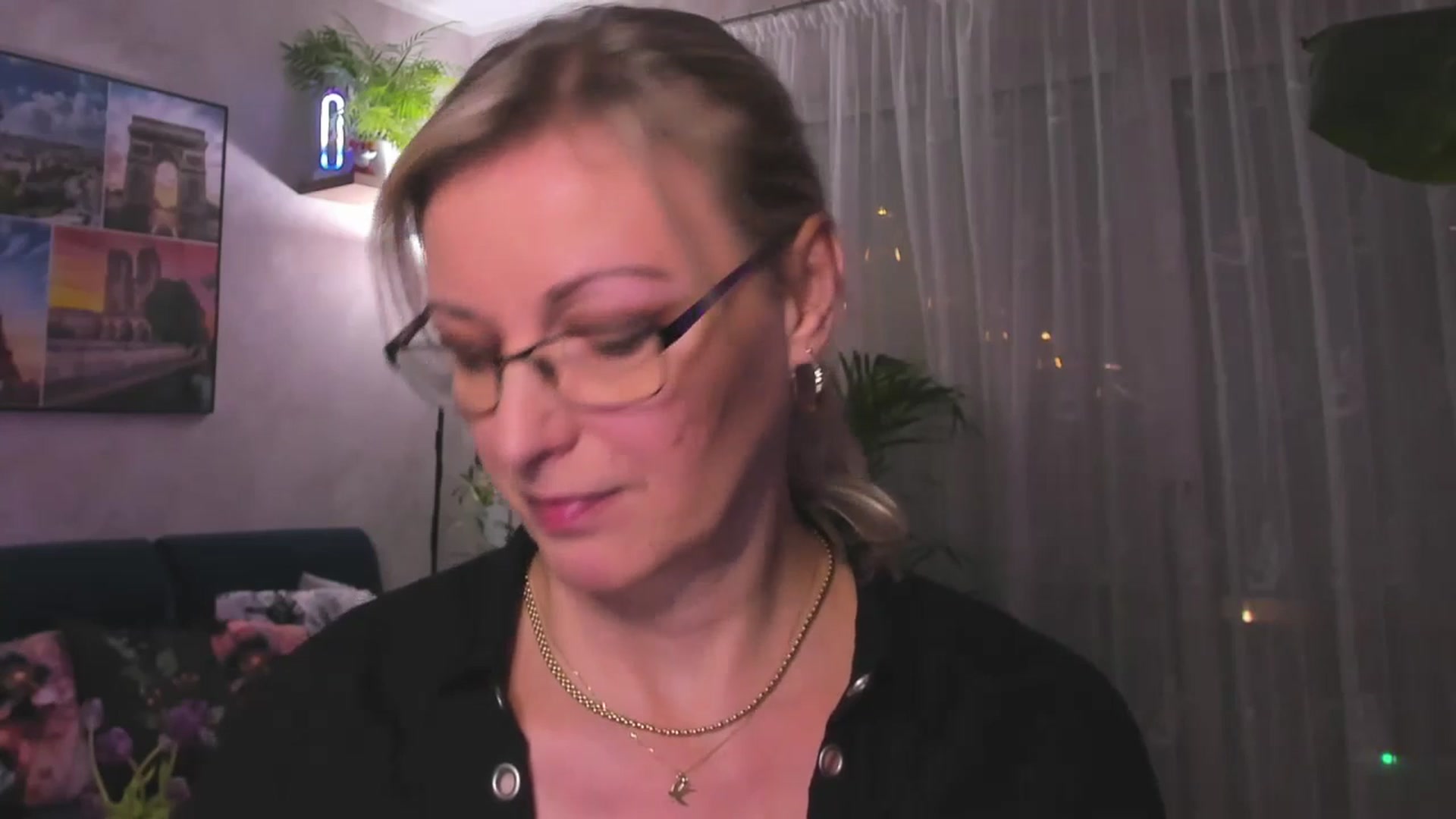 Gallery image thumbnail from STARvanessa1's myfreecams stream on, 01/22/2025, 18:39 image 7 of 20