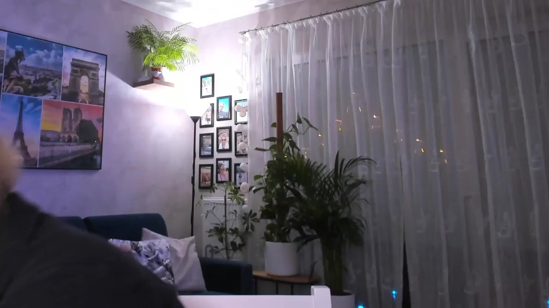 Gallery image thumbnail from STARvanessa1's myfreecams stream on, 01/27/2025, 20:16 image 16 of 20