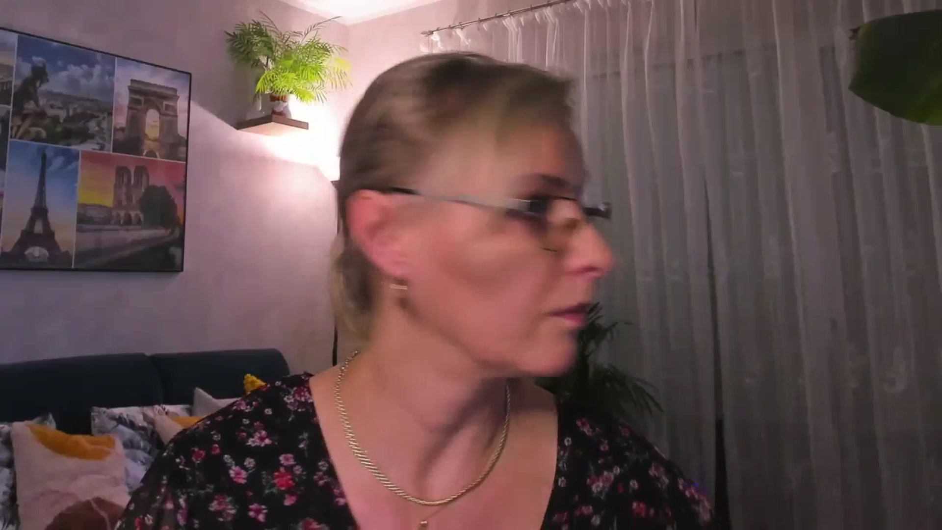 Gallery image thumbnail from STARvanessa1's myfreecams stream on, 02/03/2025, 19:00 image 6 of 20