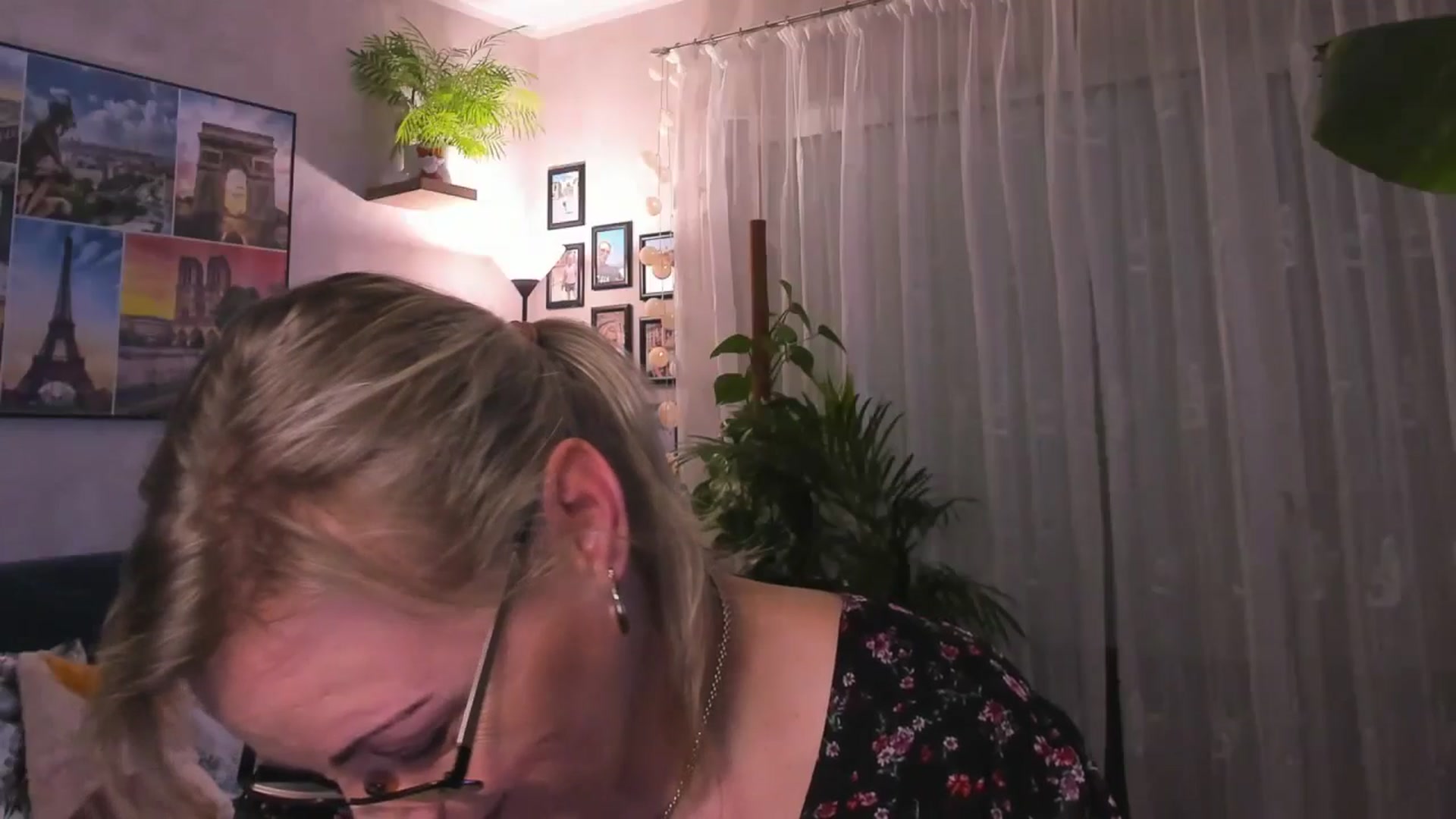 Gallery image thumbnail from STARvanessa1's myfreecams stream on, 02/03/2025, 19:00 image 5 of 20