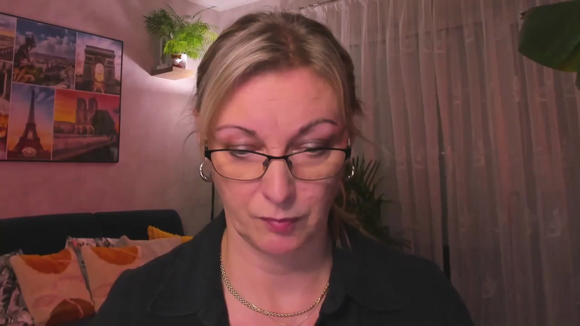 Gallery image thumbnail from STARvanessa1's myfreecams stream on, 02/04/2025, 20:40 image 8 of 20