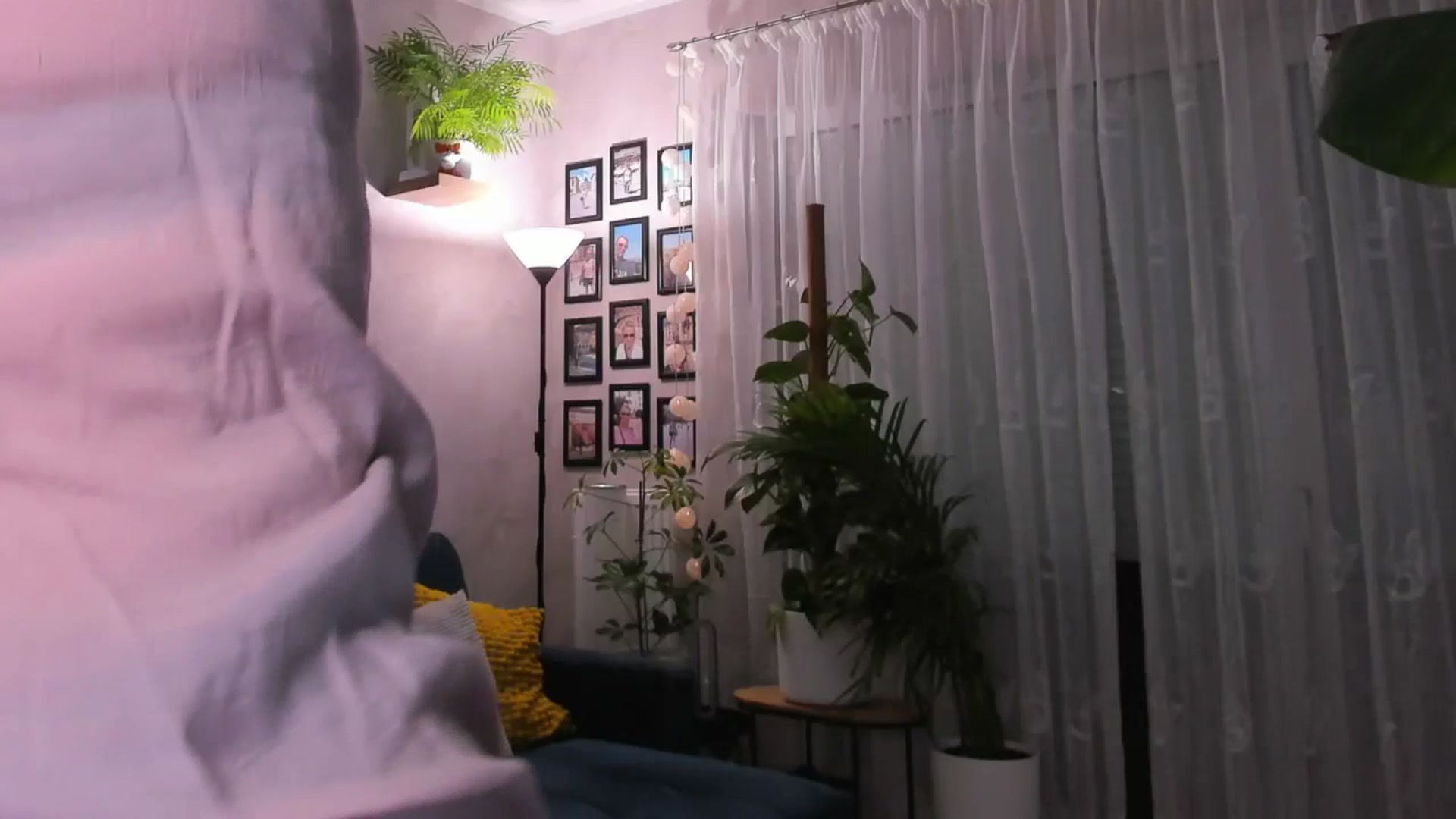 Gallery image thumbnail from STARvanessa1's myfreecams stream on, 02/05/2025, 17:09 image 15 of 20