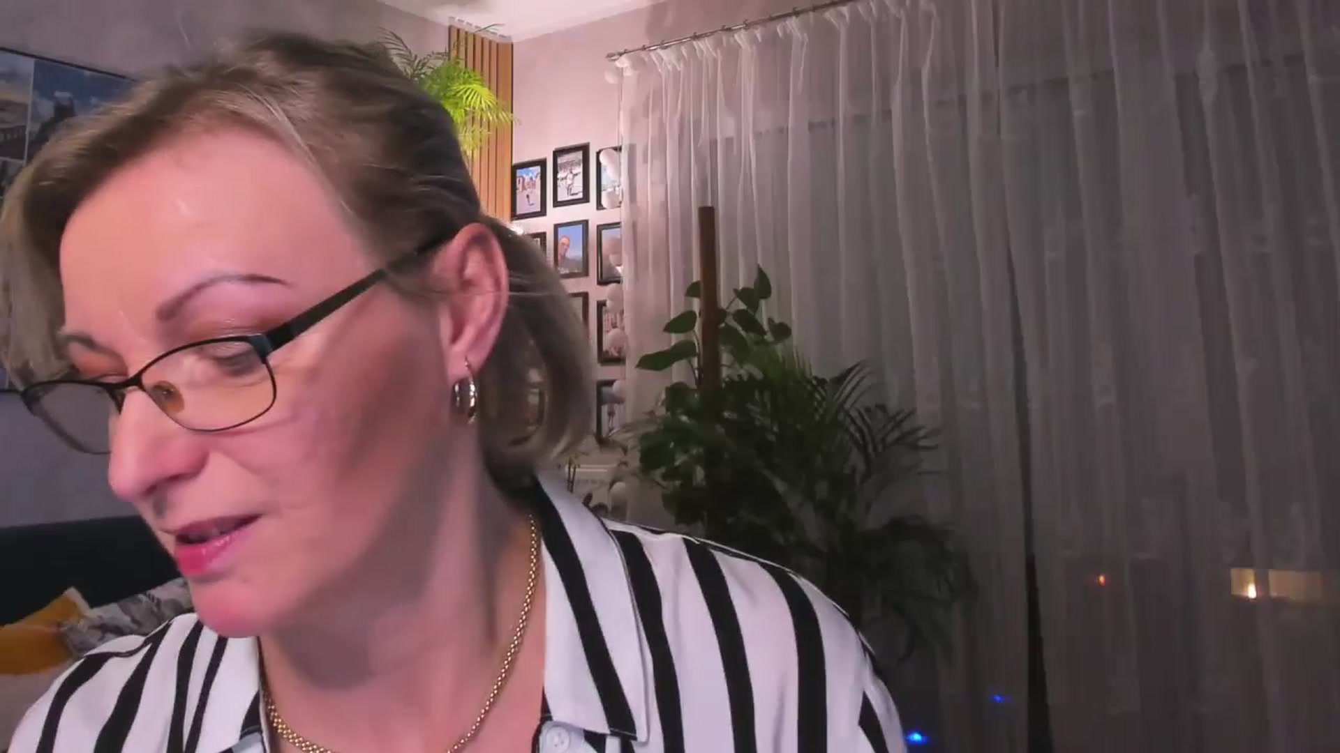 Gallery image thumbnail from STARvanessa1's myfreecams stream on, 02/13/2025, 20:08 image 4 of 20