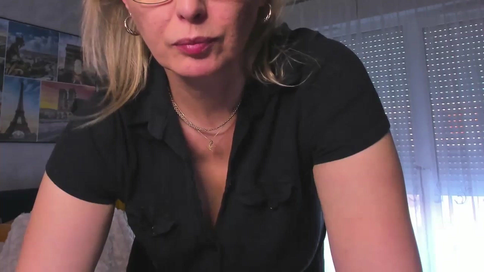 Gallery image thumbnail from STARvanessa1's myfreecams stream on, 02/16/2025, 15:50 image 13 of 20