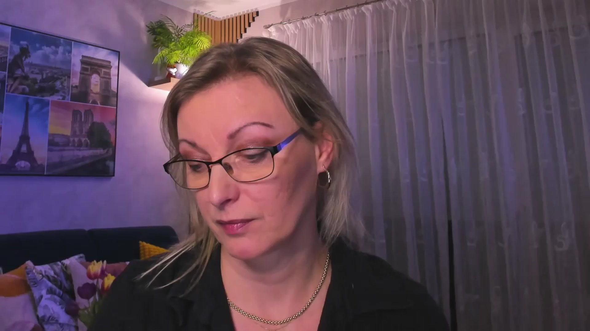 Gallery image thumbnail from STARvanessa1's myfreecams stream on, 02/16/2025, 17:26 image 16 of 20