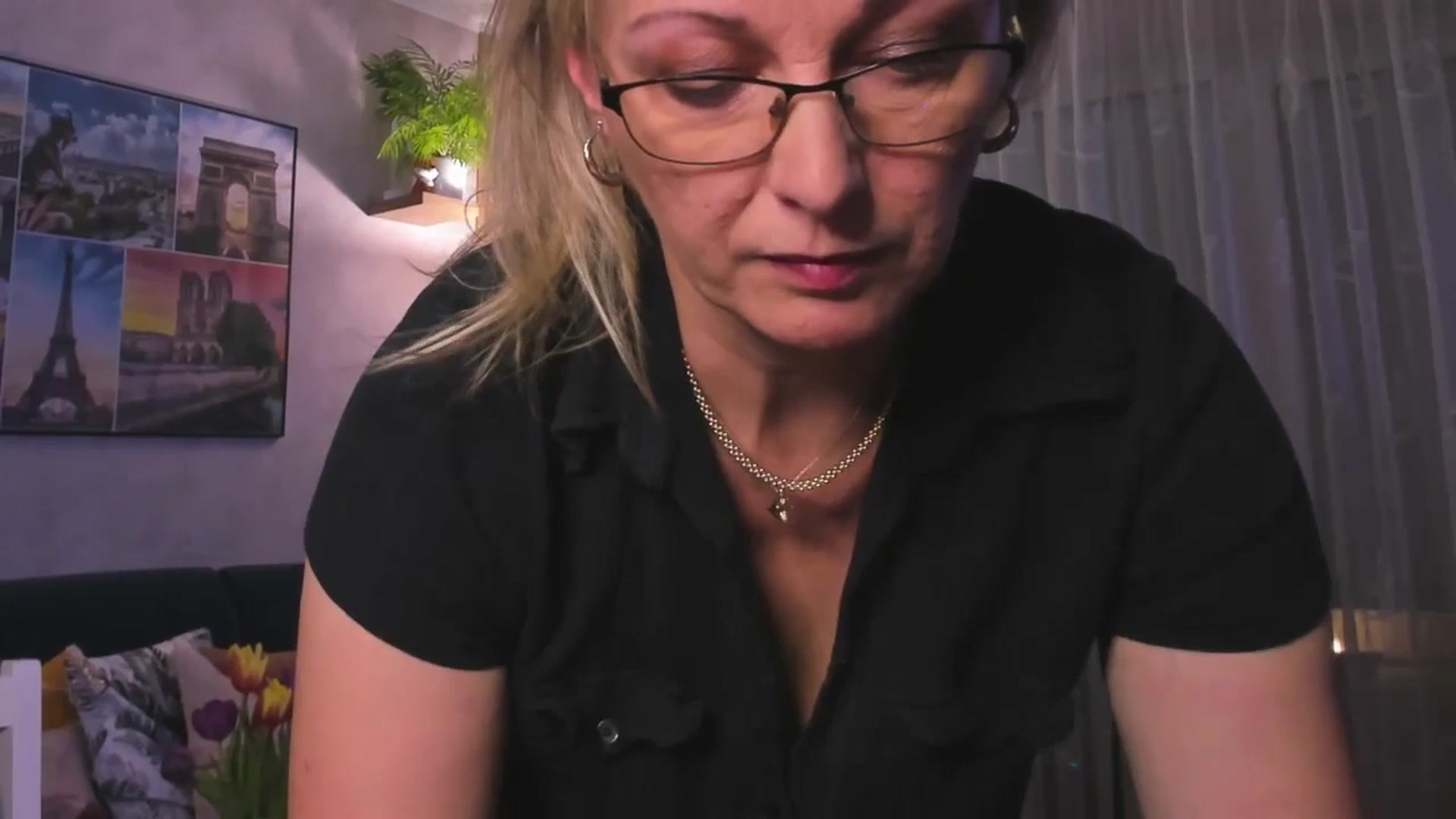 Gallery image thumbnail from STARvanessa1's myfreecams stream on, 02/16/2025, 20:27 image 3 of 20