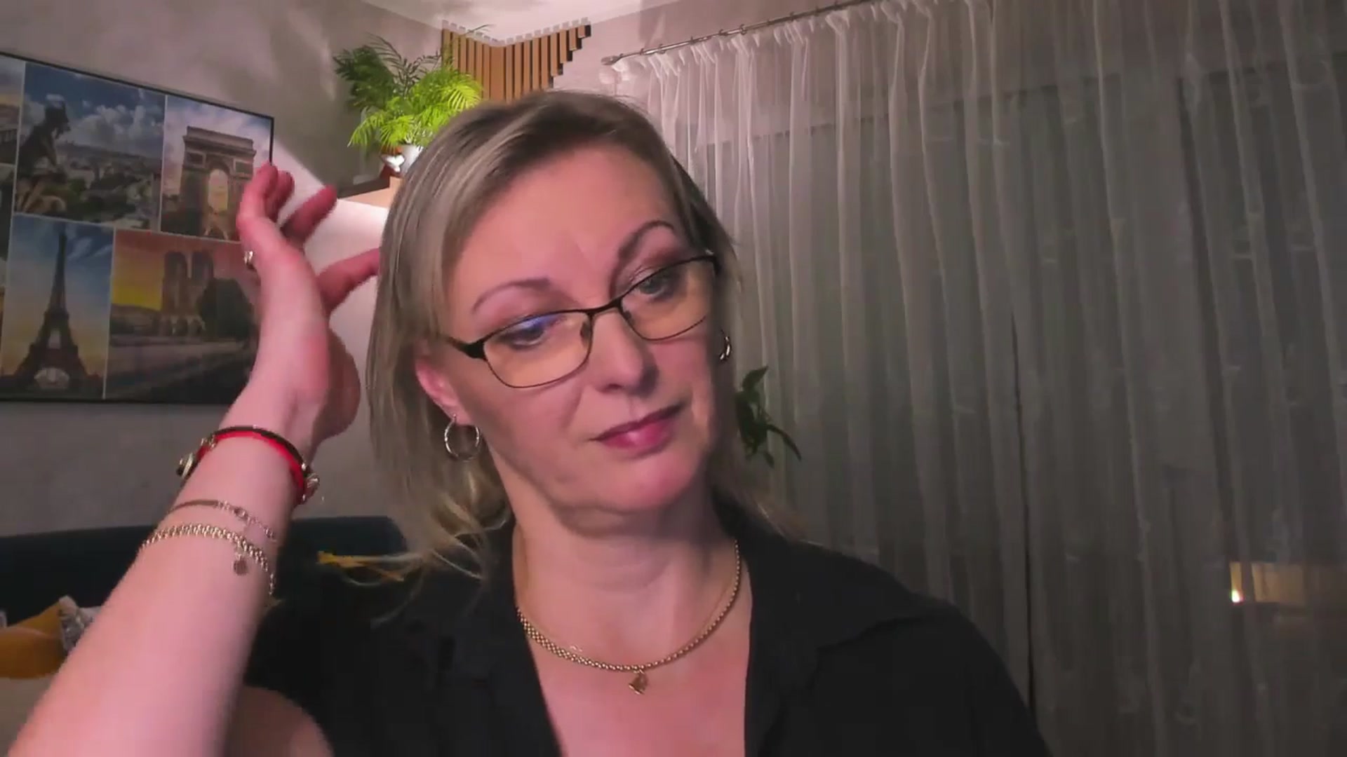 Gallery image thumbnail from STARvanessa1's myfreecams stream on, 02/16/2025, 20:27 image 9 of 20