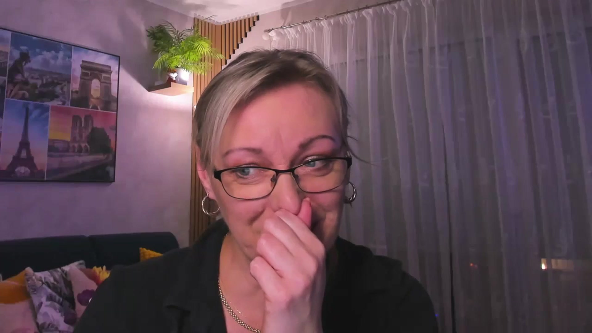 Gallery image thumbnail from STARvanessa1's myfreecams stream on, 02/16/2025, 21:03 image 10 of 20