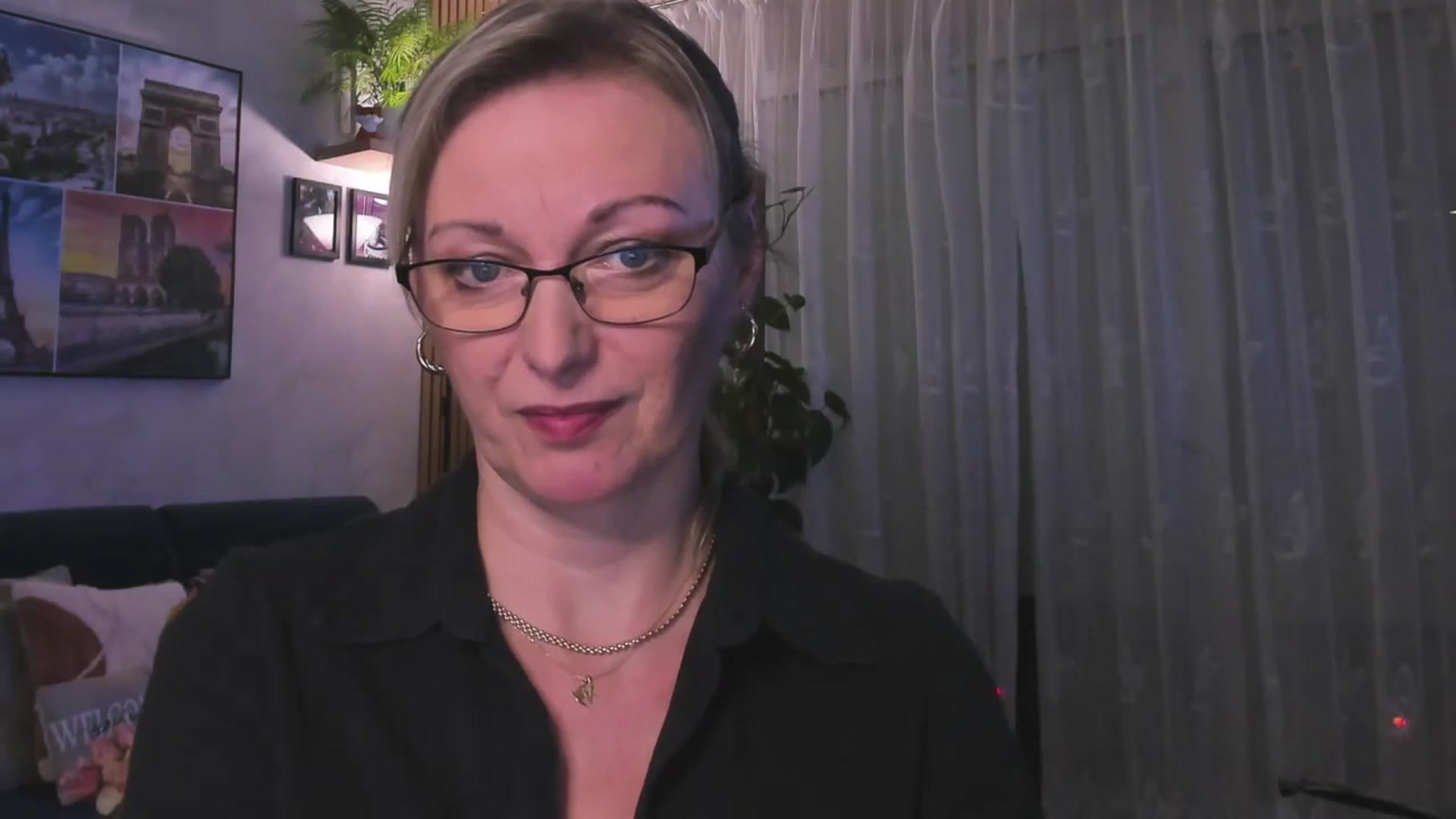 Gallery image thumbnail from STARvanessa1's myfreecams stream on, 03/02/2025, 19:21 image 6 of 20