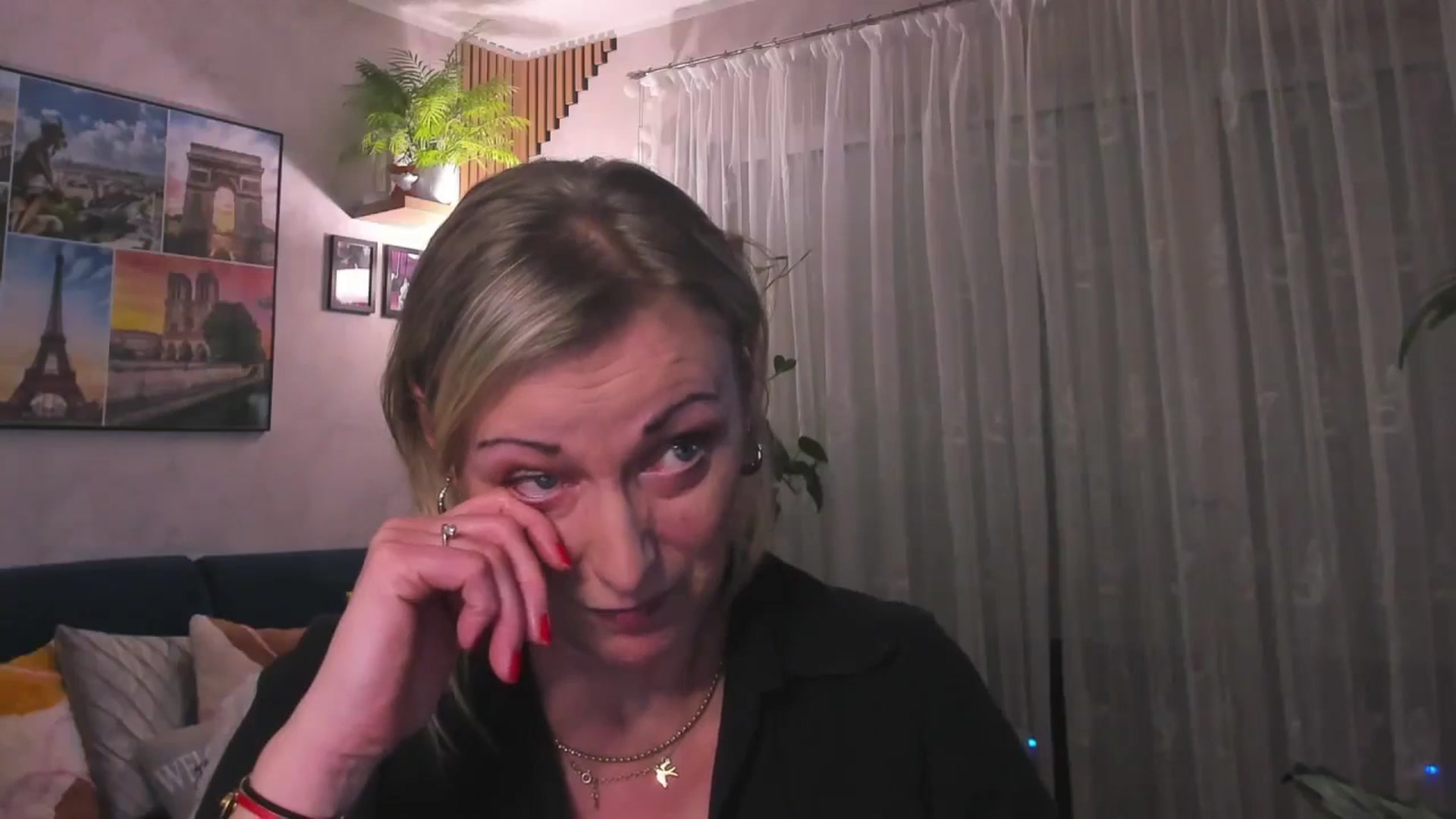 Gallery image thumbnail from STARvanessa1's myfreecams stream on, 03/06/2025, 20:17 image 16 of 20