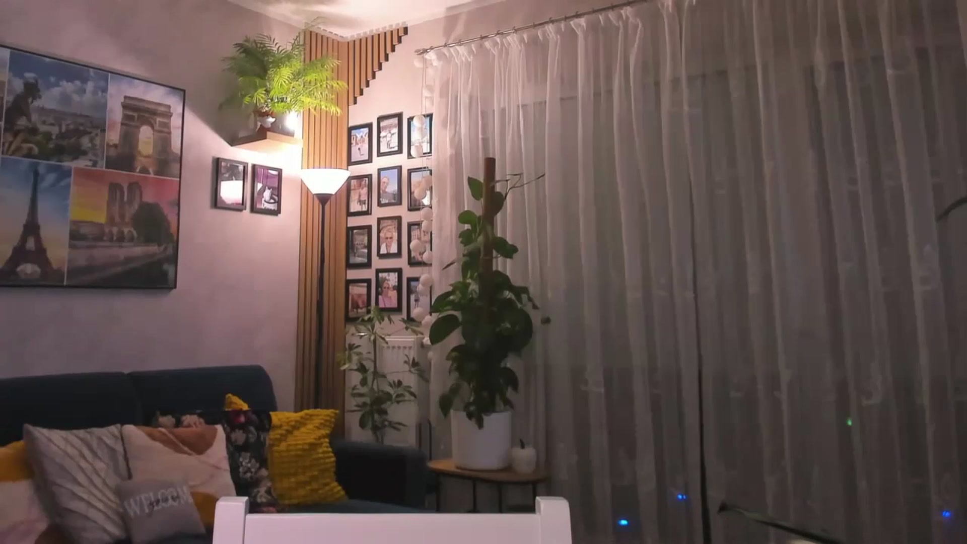 Gallery image thumbnail from STARvanessa1's myfreecams stream on, 03/10/2025, 18:42 image 2 of 20
