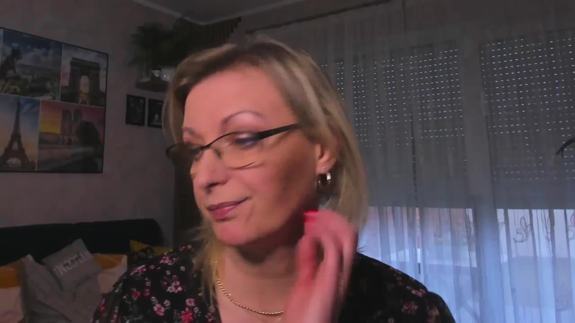 Gallery image thumbnail from STARvanessa1's myfreecams stream on, 03/11/2025, 17:19 image 12 of 20